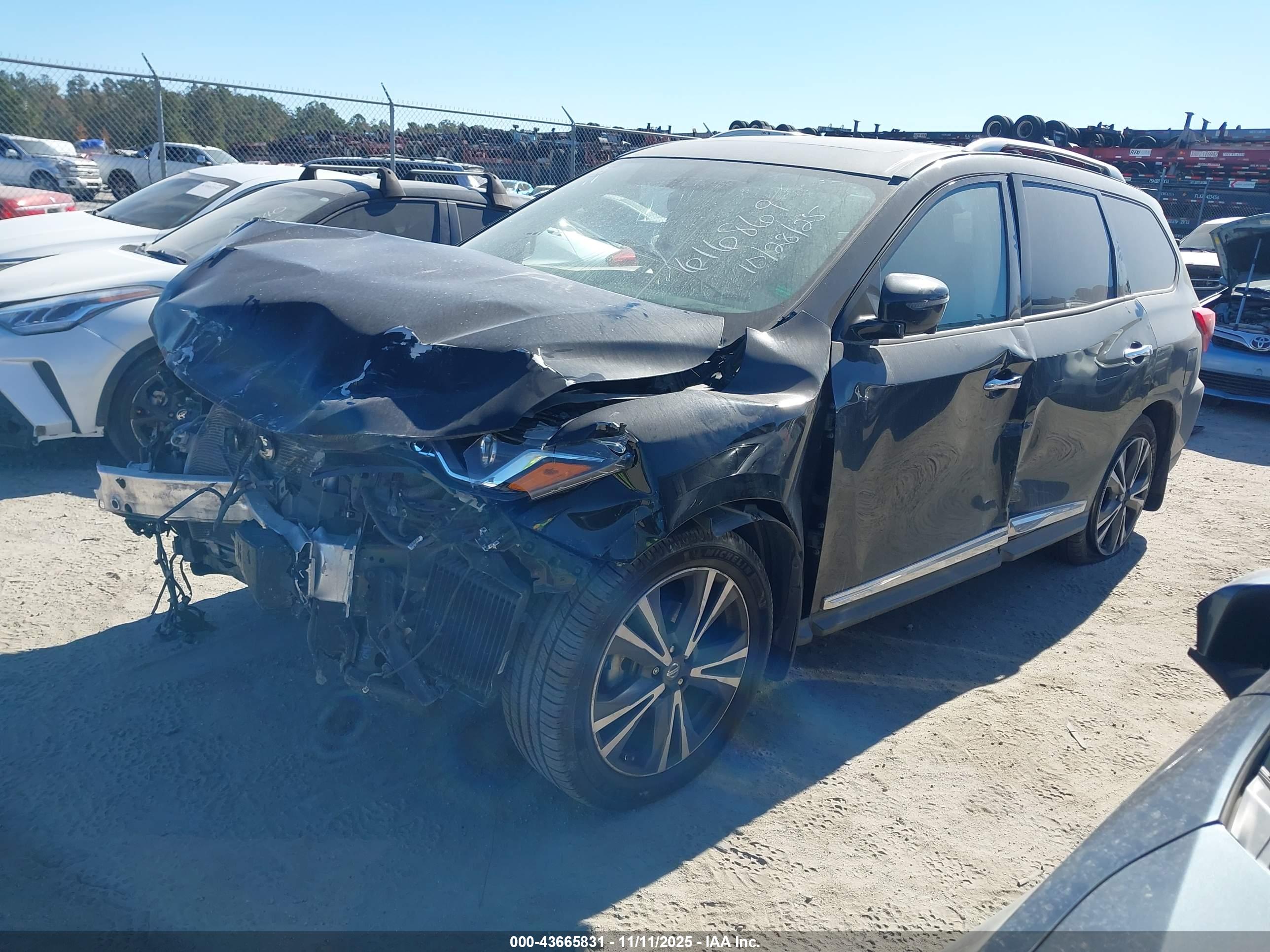 NISSAN PATHFINDER image 2