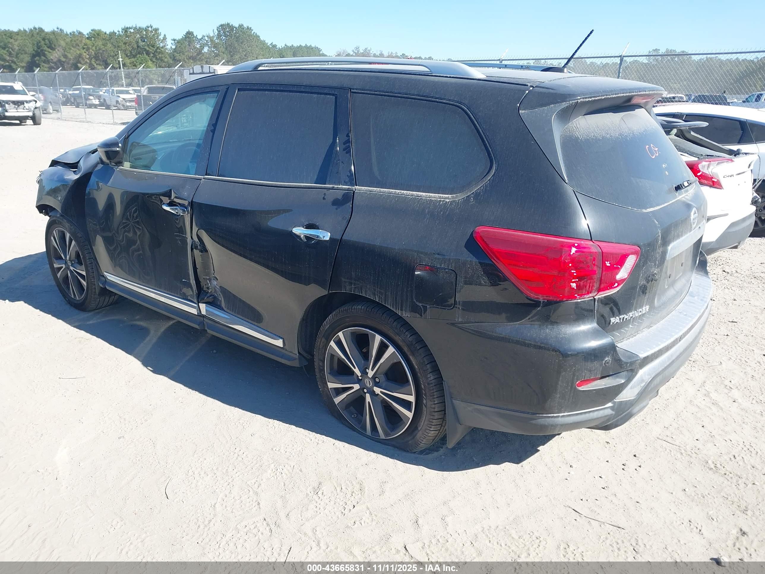 NISSAN PATHFINDER image 3