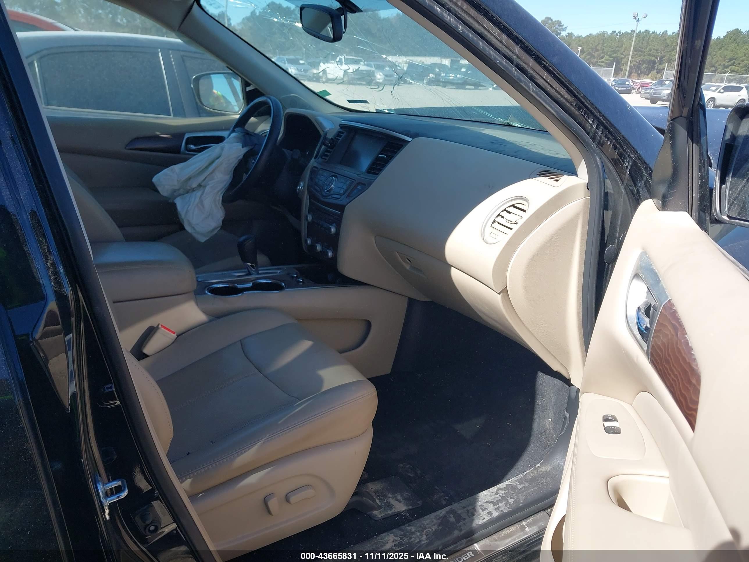 NISSAN PATHFINDER image 5