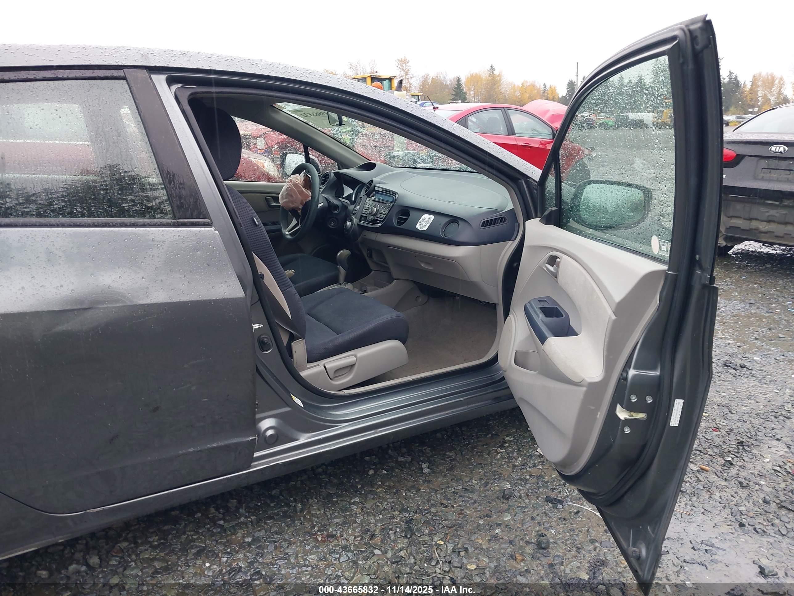 HONDA INSIGHT image 5