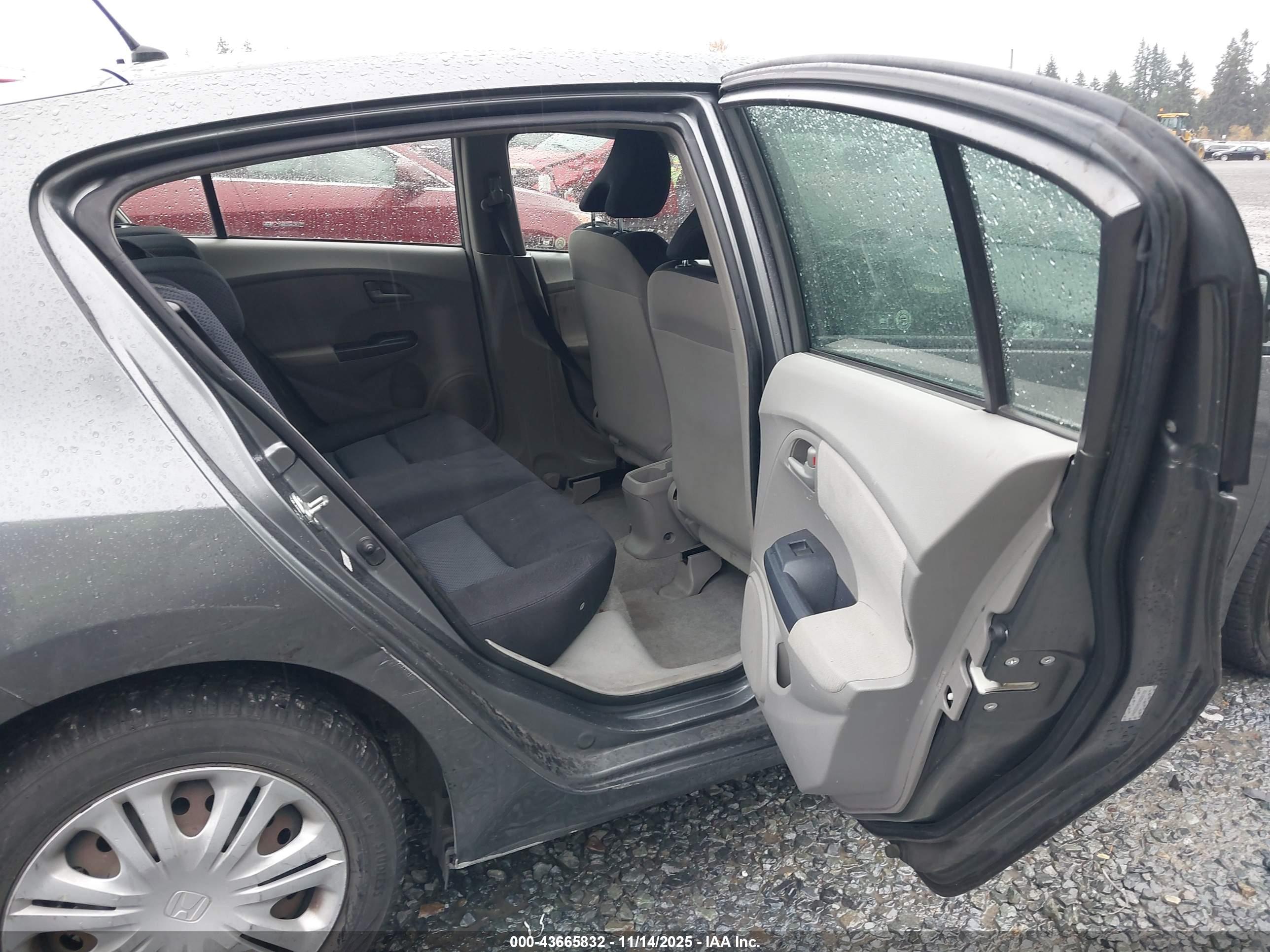 HONDA INSIGHT image 8