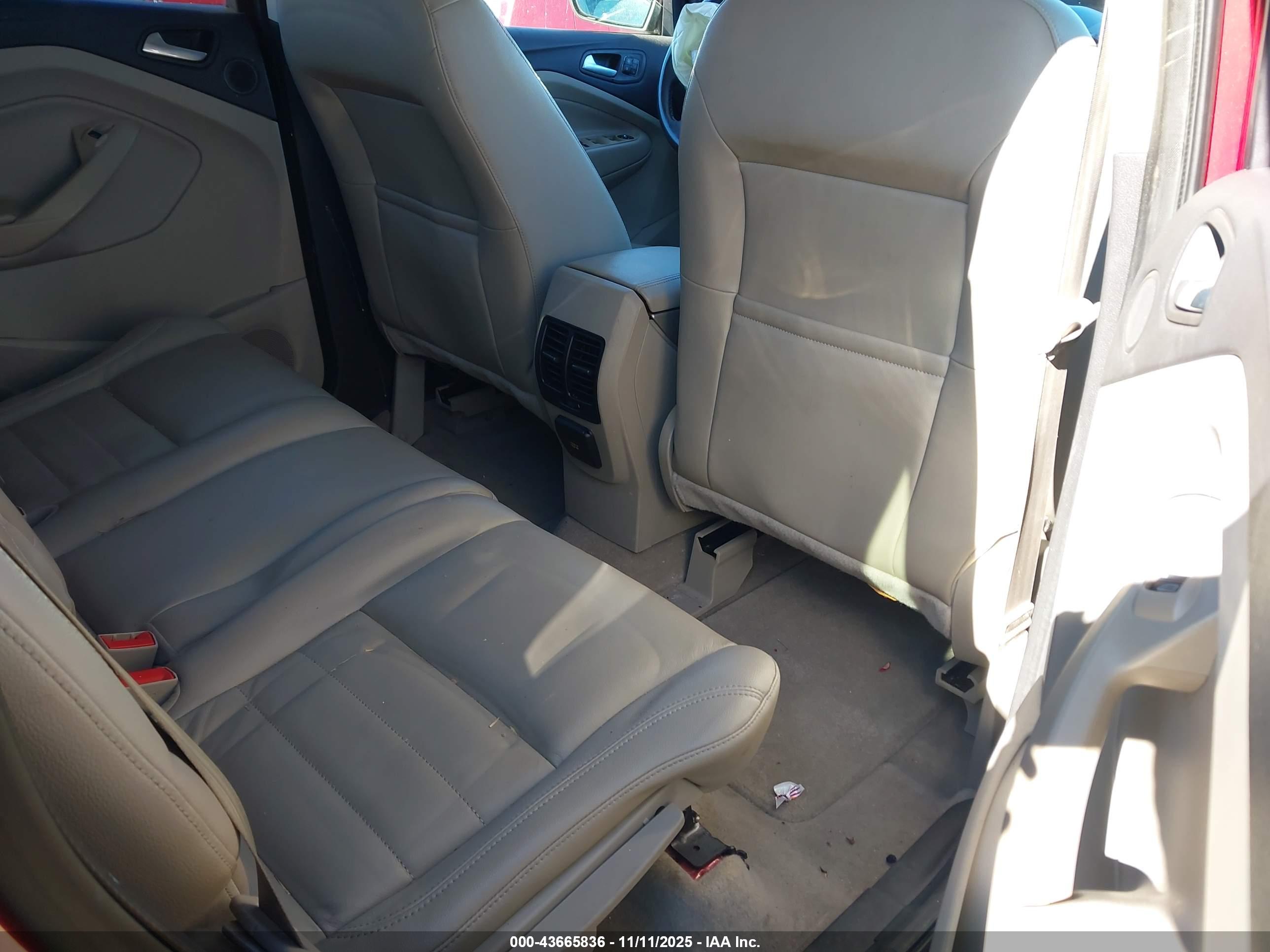 FORD ESCAPE image 8
