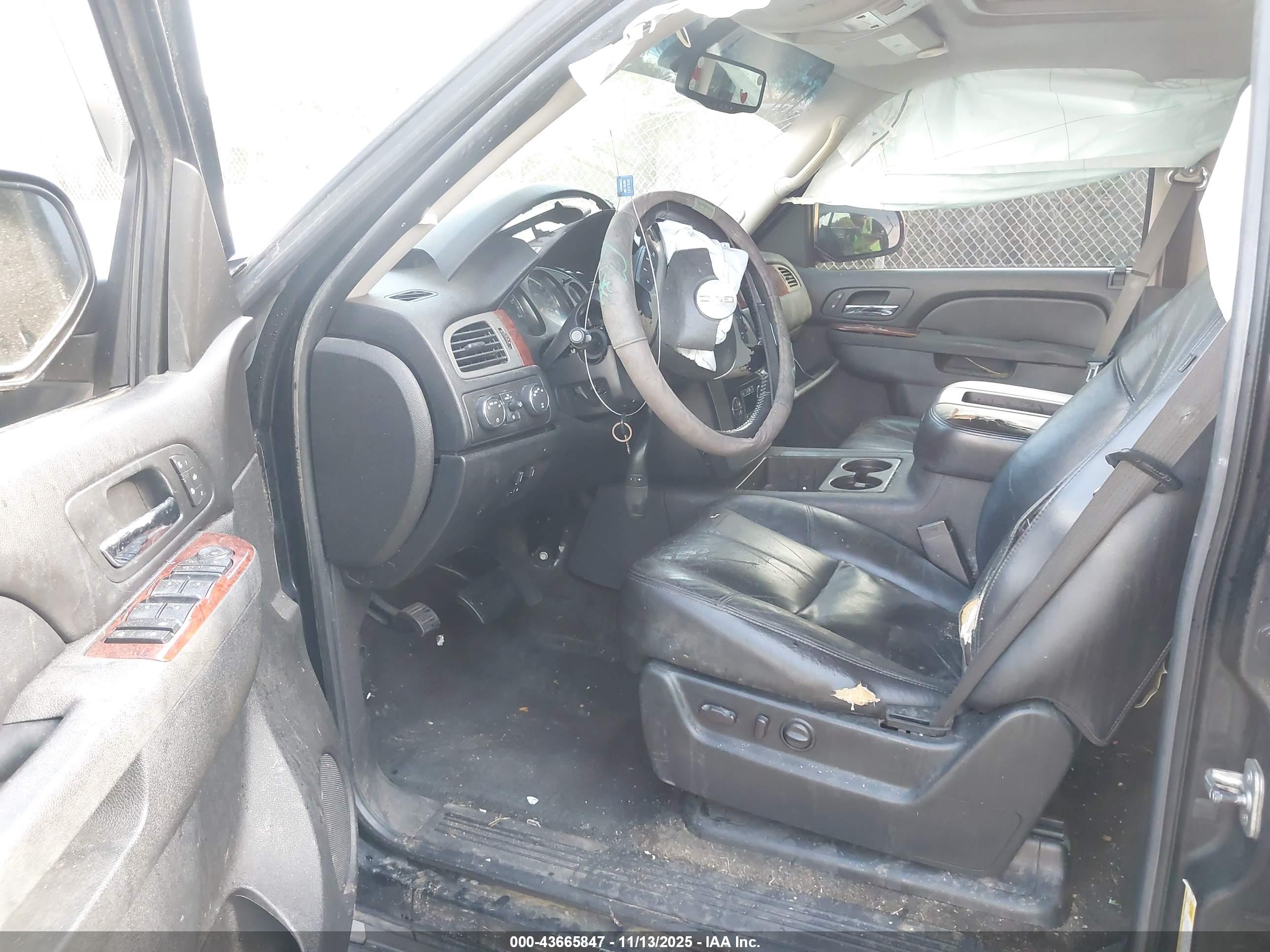 GMC YUKON image 5
