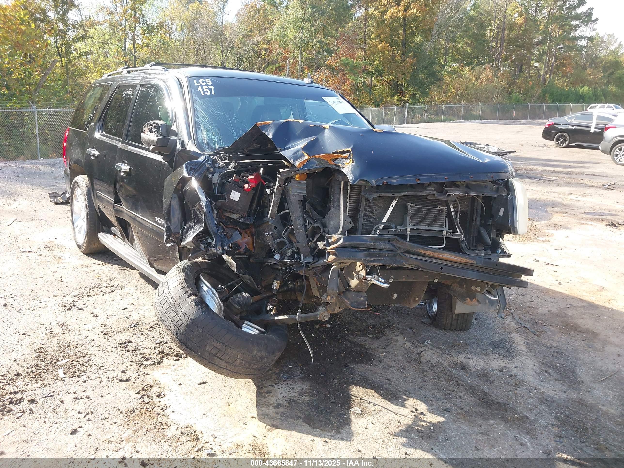 GMC YUKON image 6