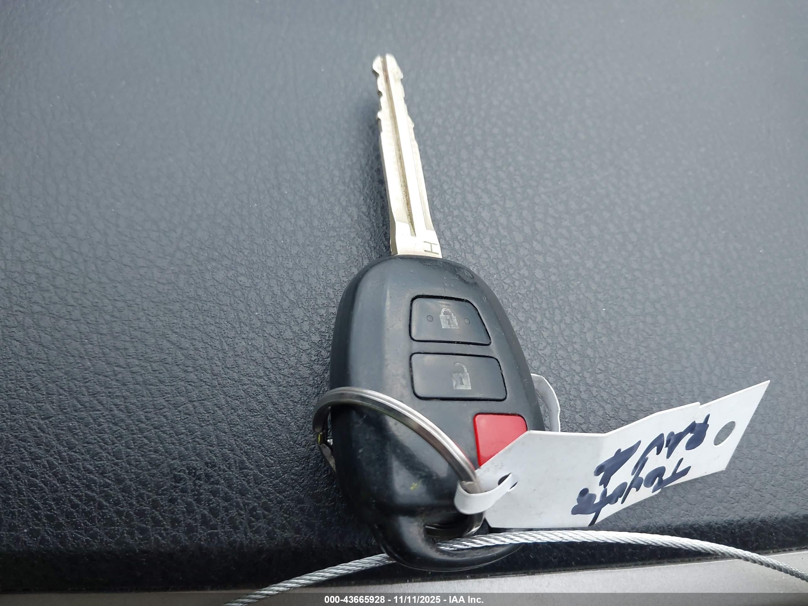 TOYOTA RAV4 image 11