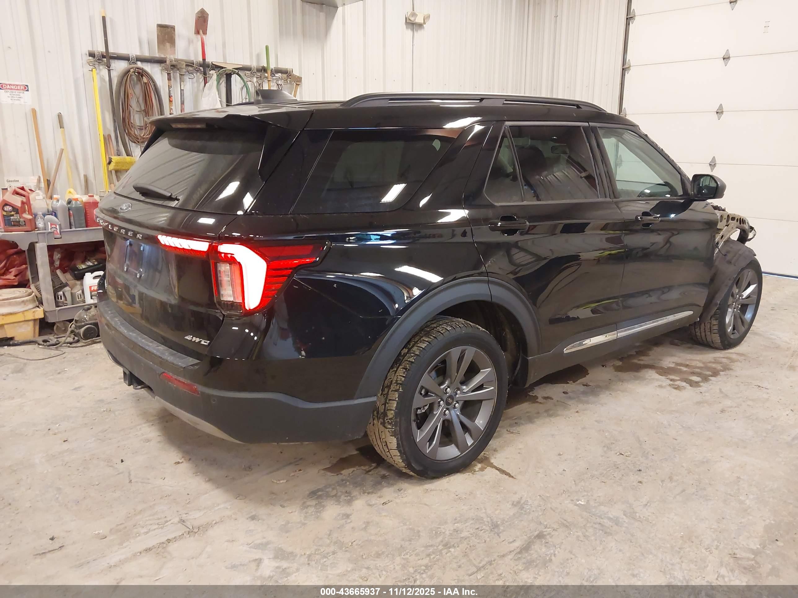FORD EXPLORER image 4