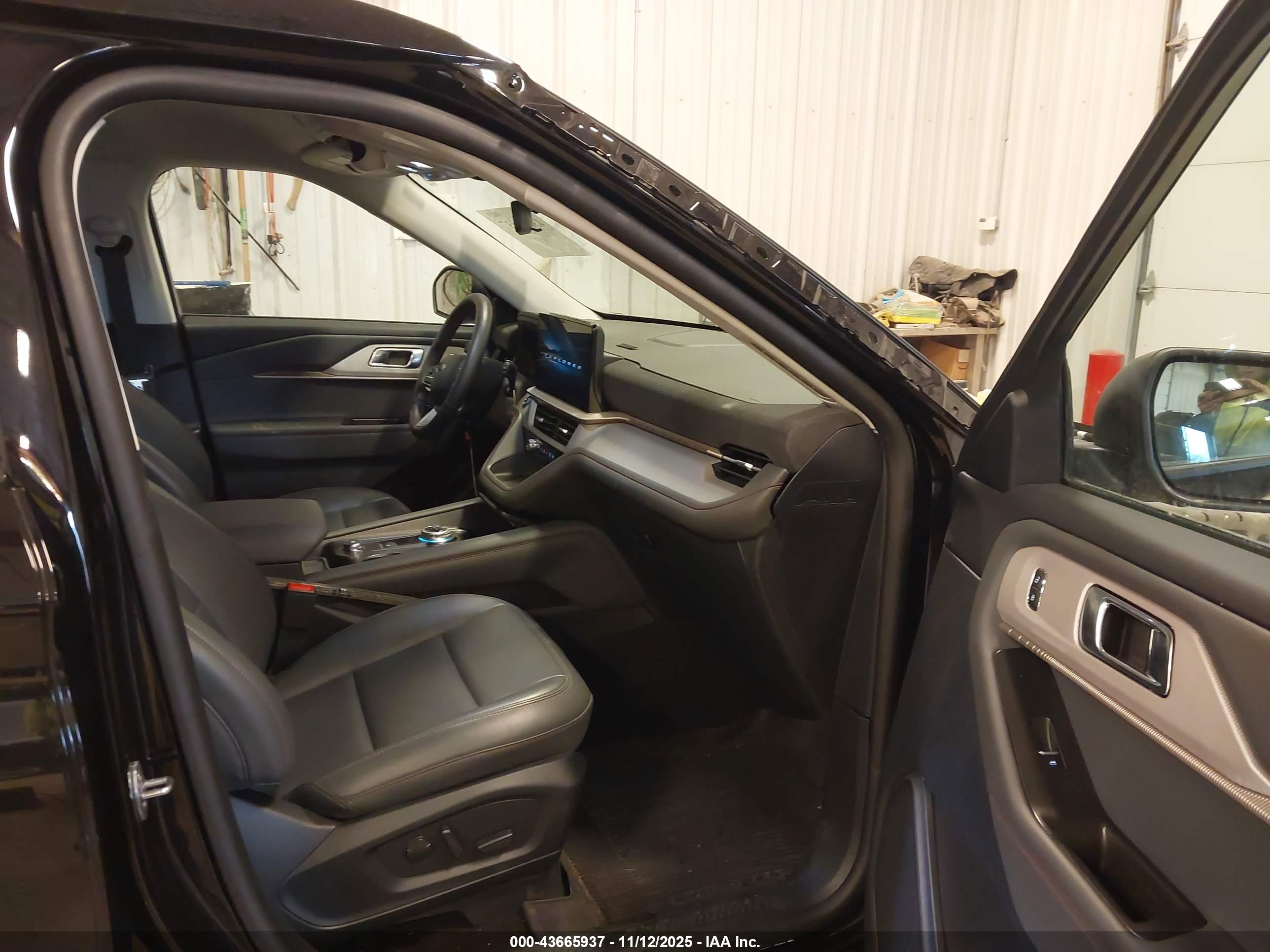 FORD EXPLORER image 5