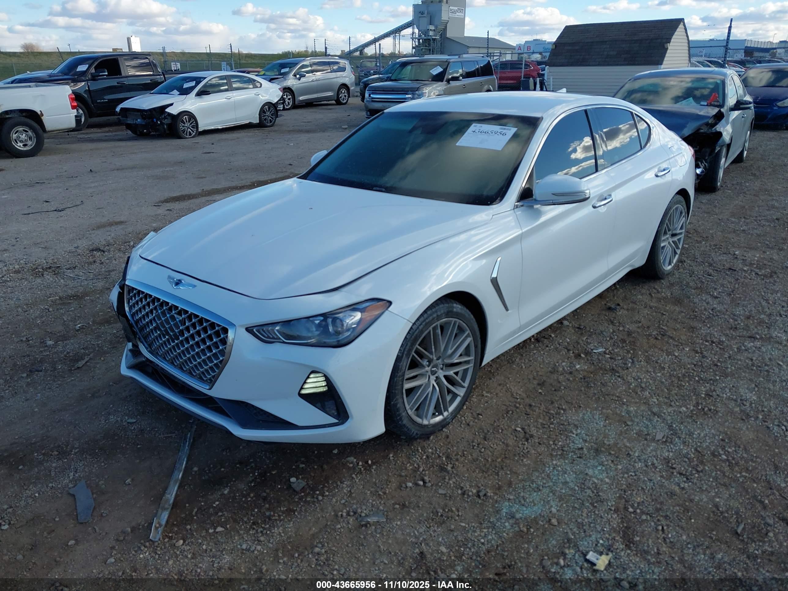 GENESIS G70 image 2