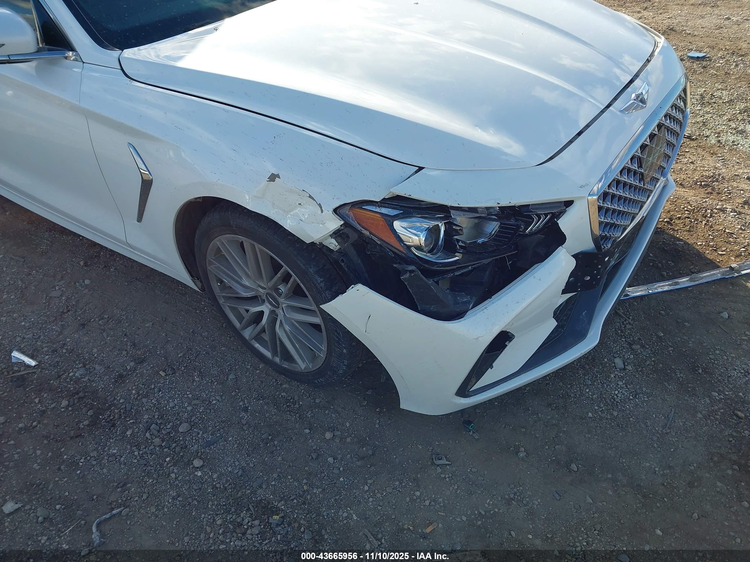 GENESIS G70 image 6