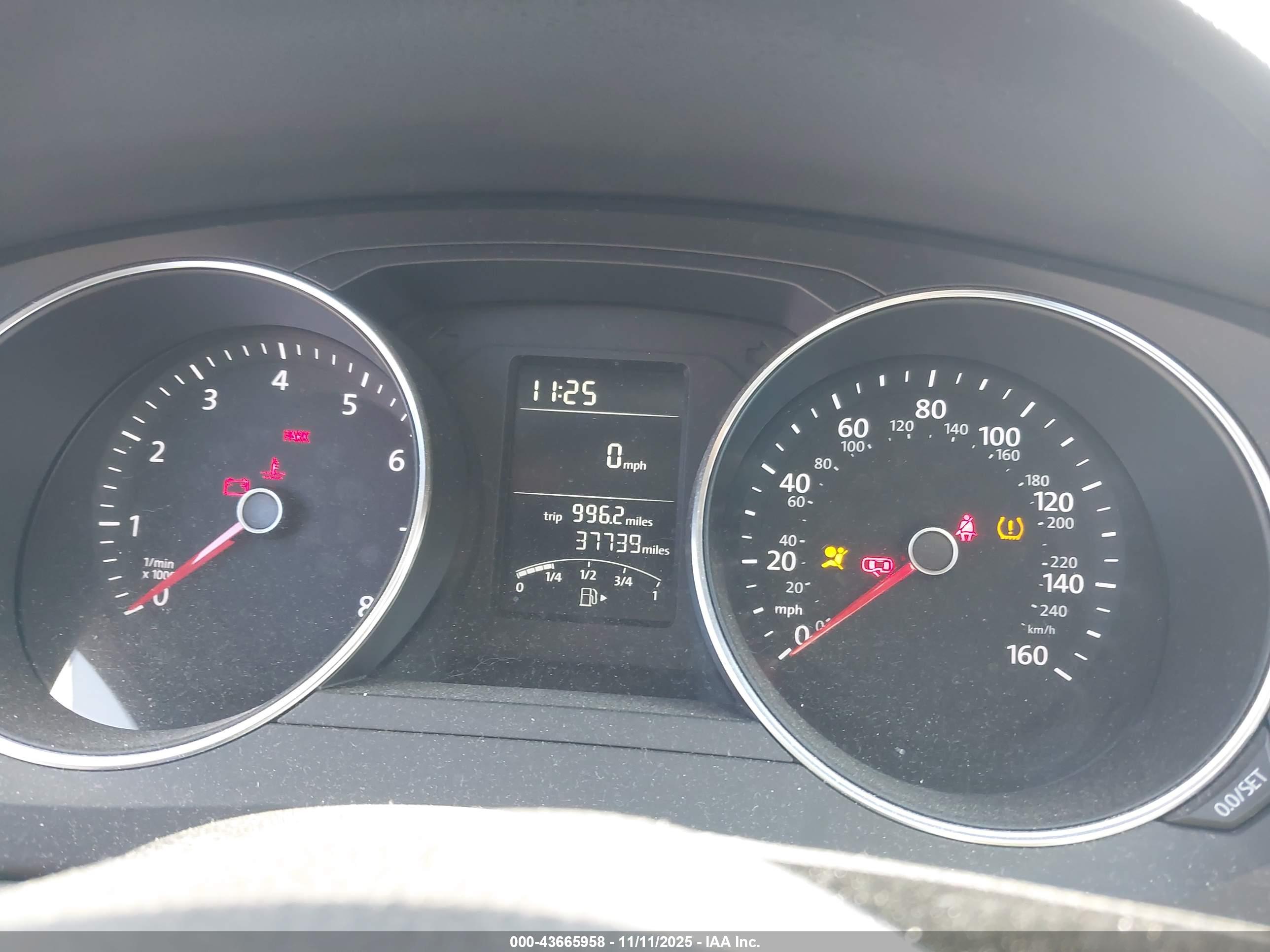 VOLKSWAGEN JETTA image 7