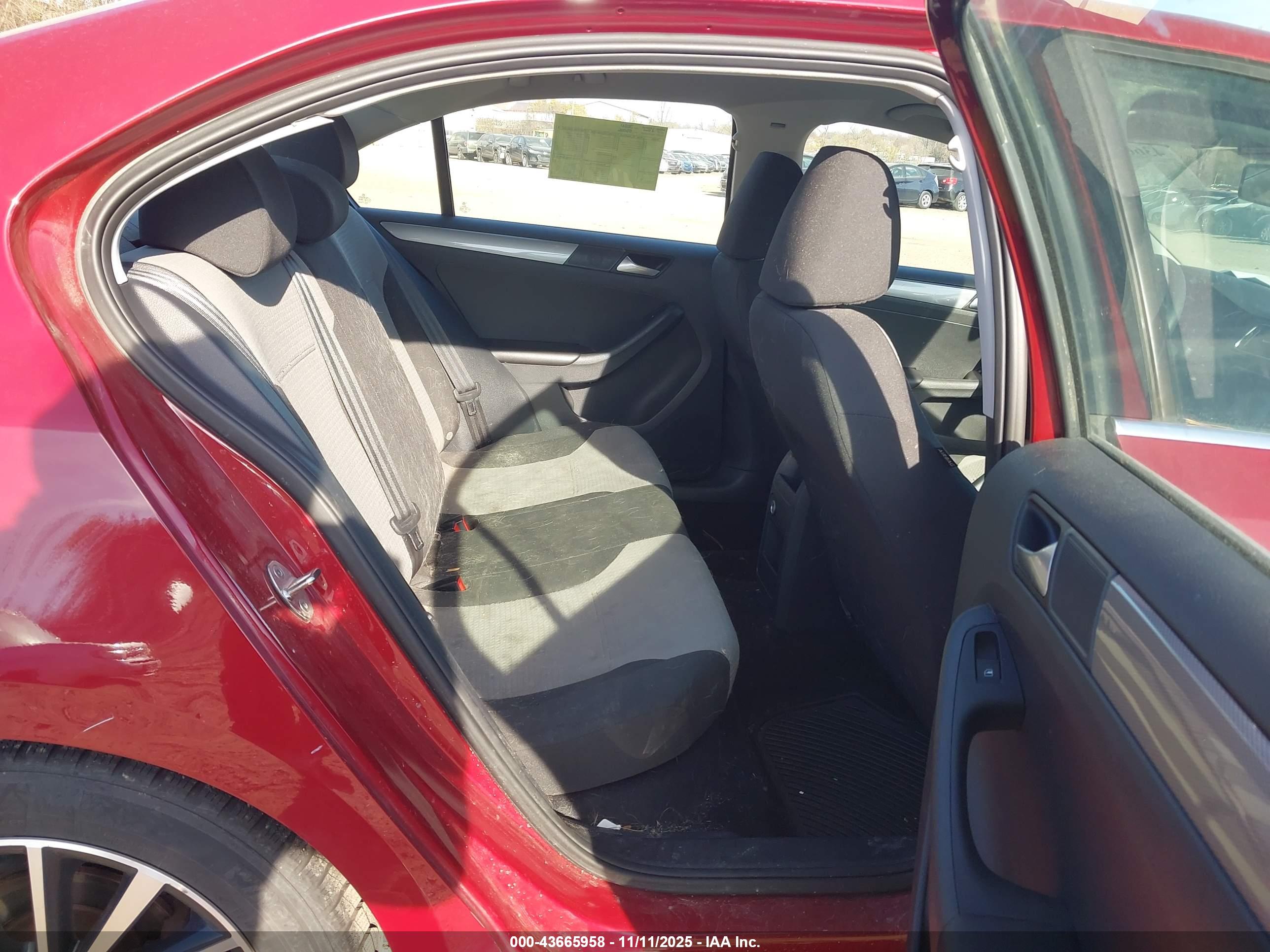 VOLKSWAGEN JETTA image 8