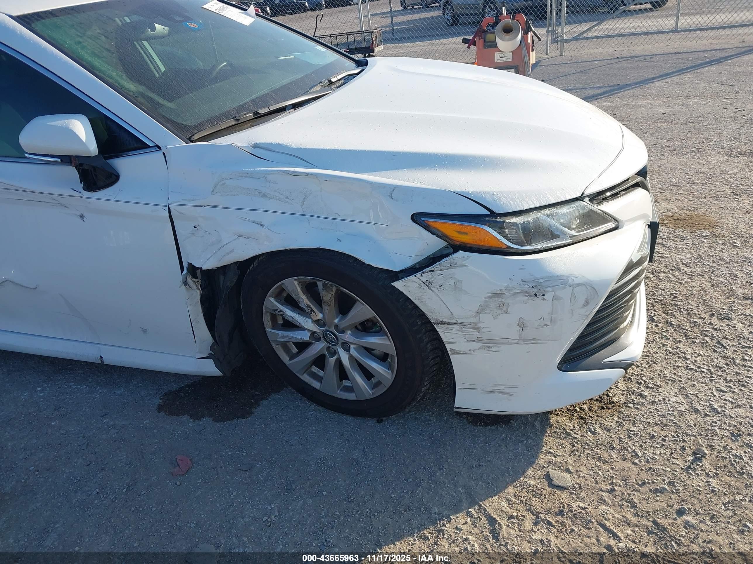 TOYOTA CAMRY image 6
