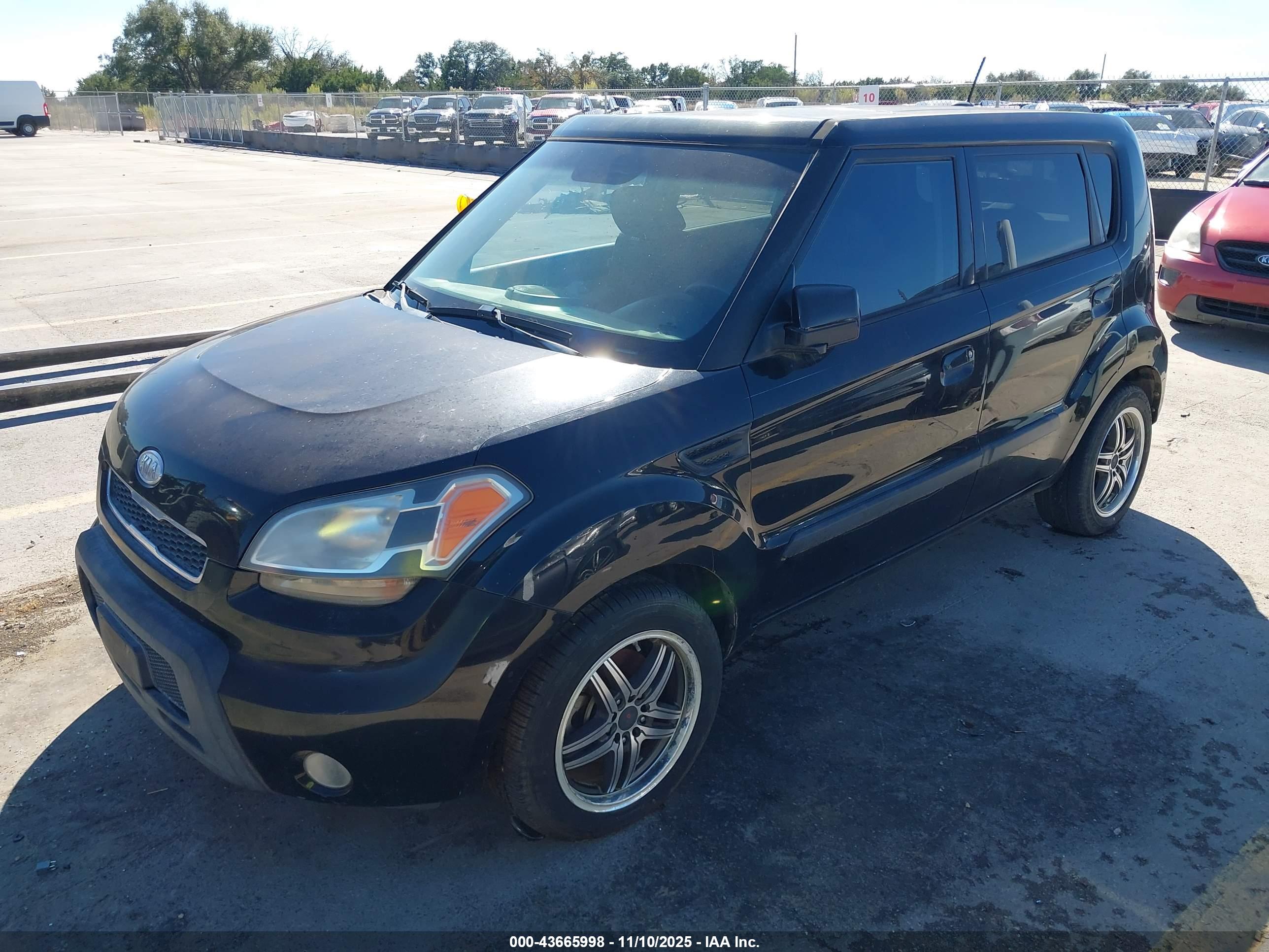 KIA SOUL image 2