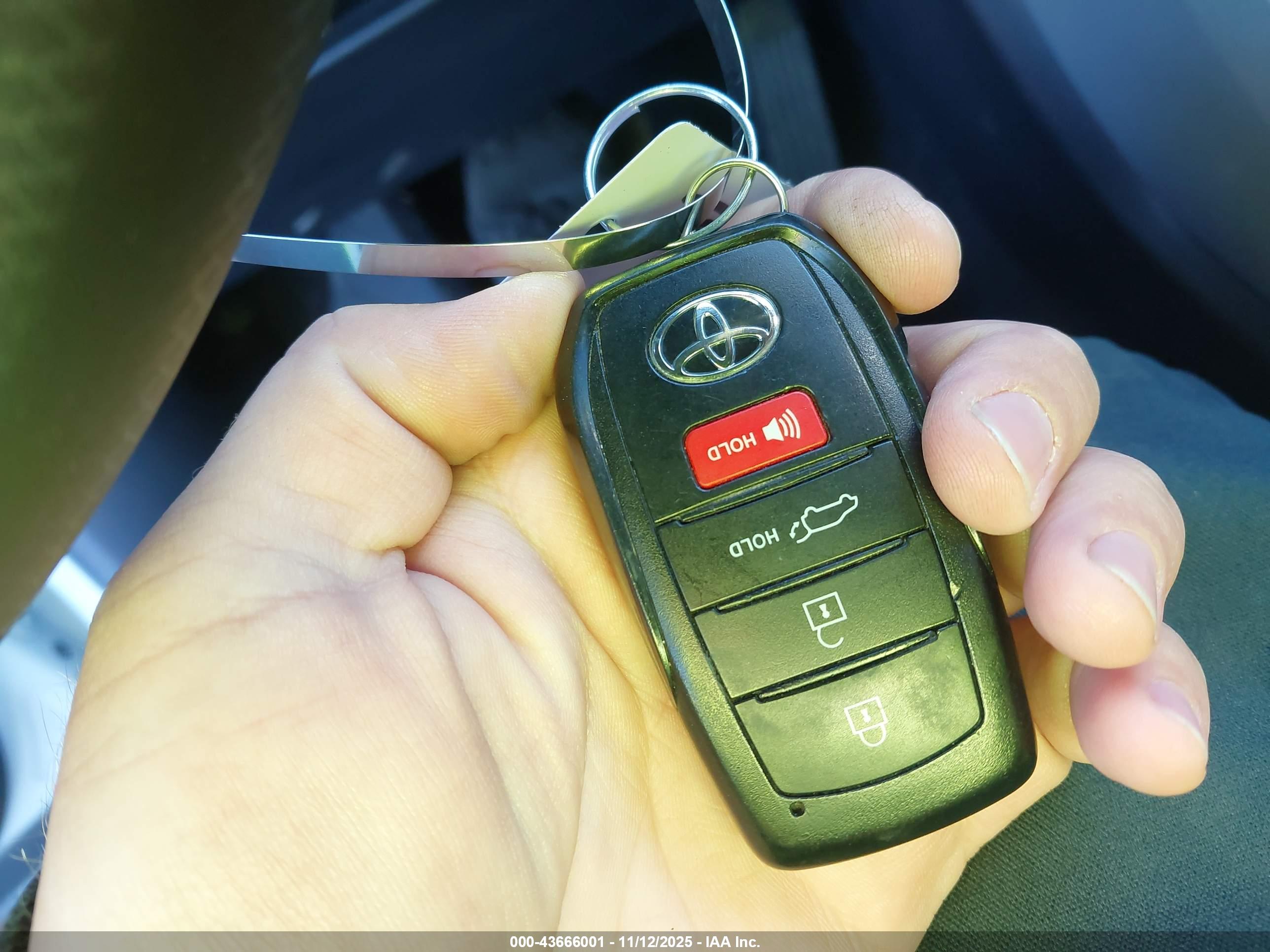 TOYOTA HIGHLANDER image 11