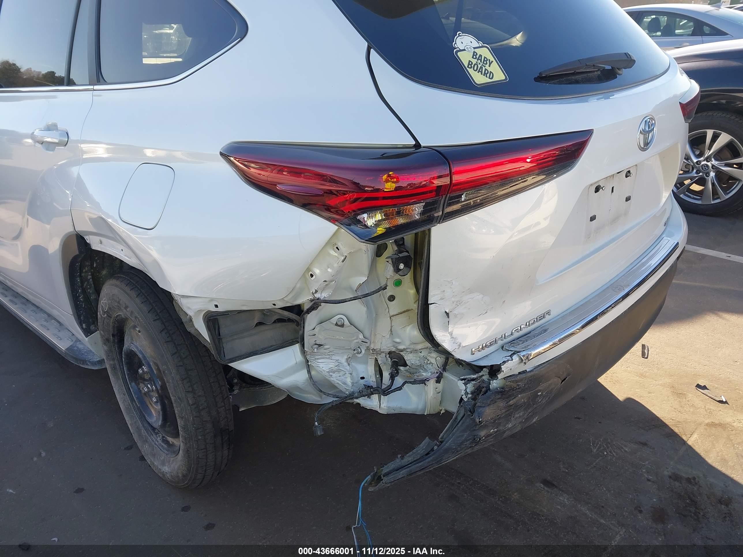 TOYOTA HIGHLANDER image 6