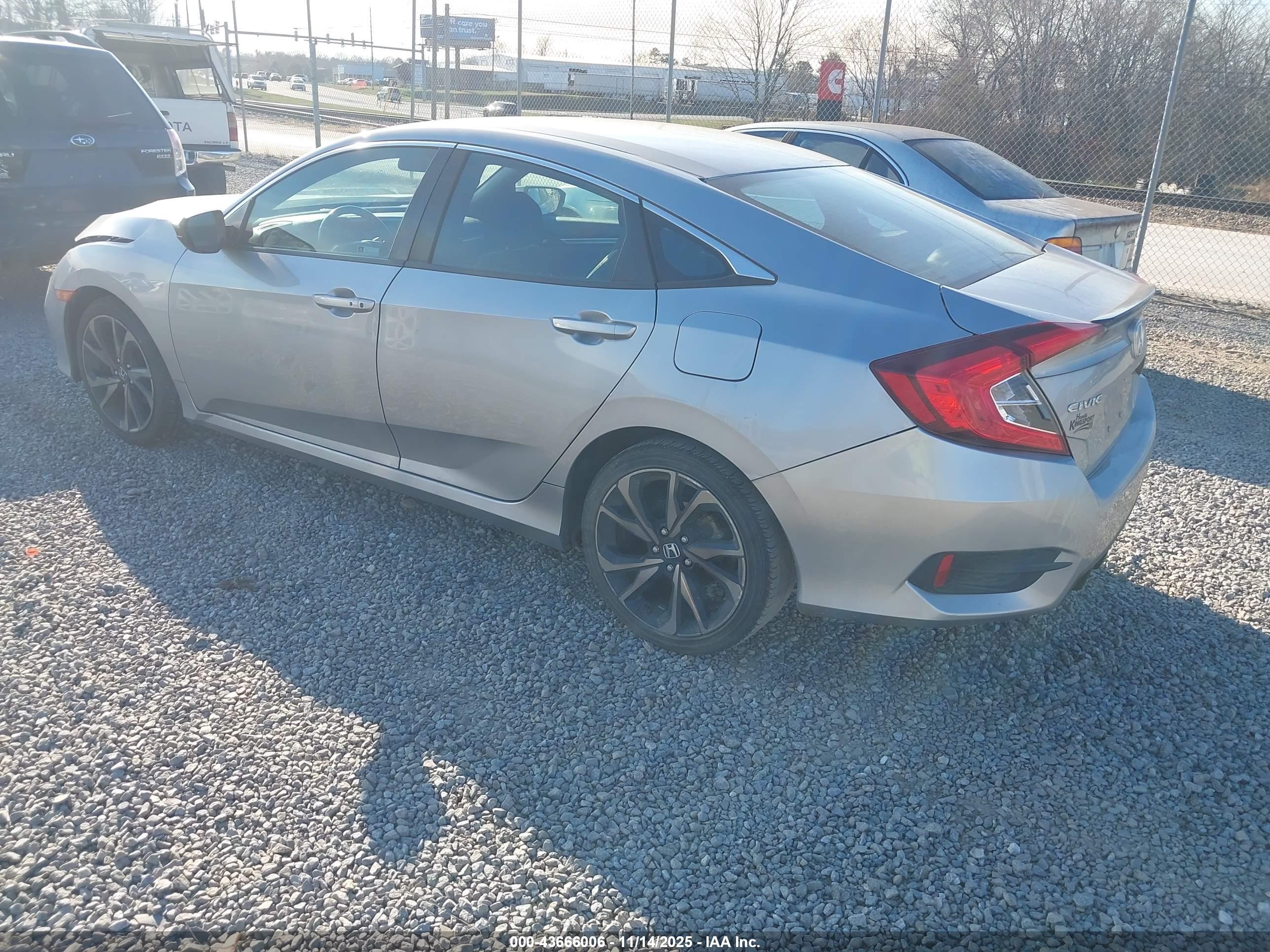HONDA CIVIC image 3