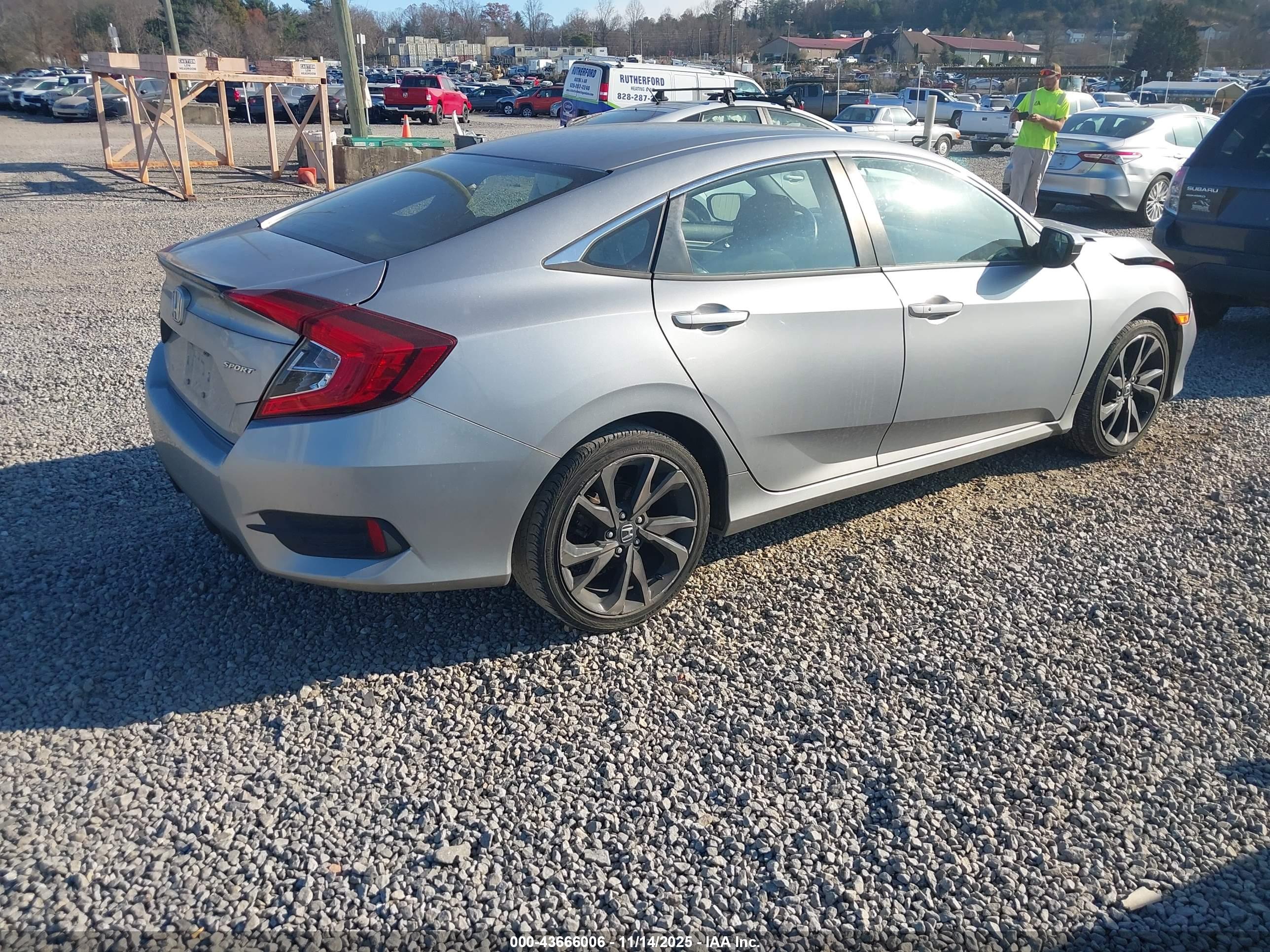 HONDA CIVIC image 4