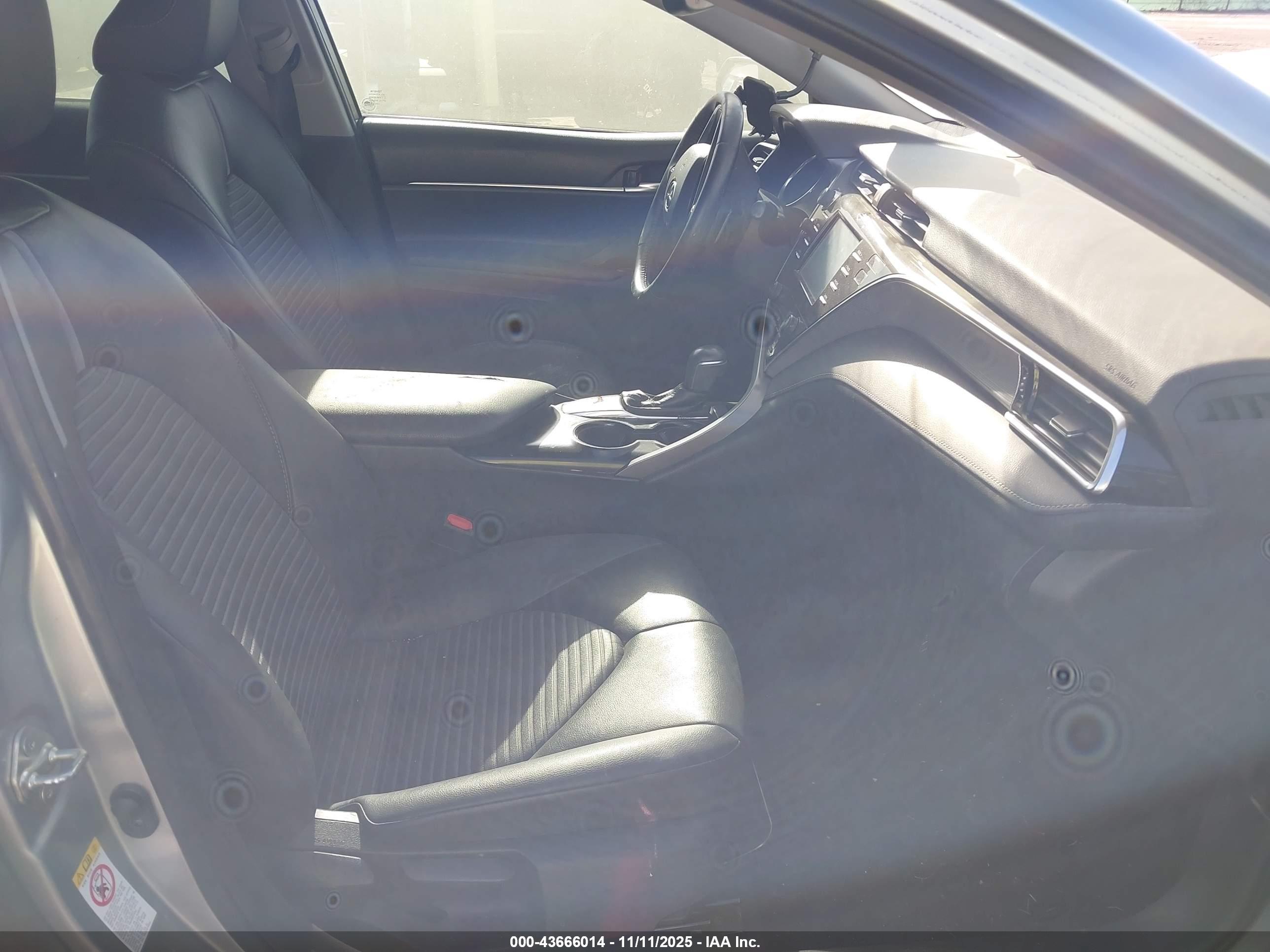 TOYOTA CAMRY image 5
