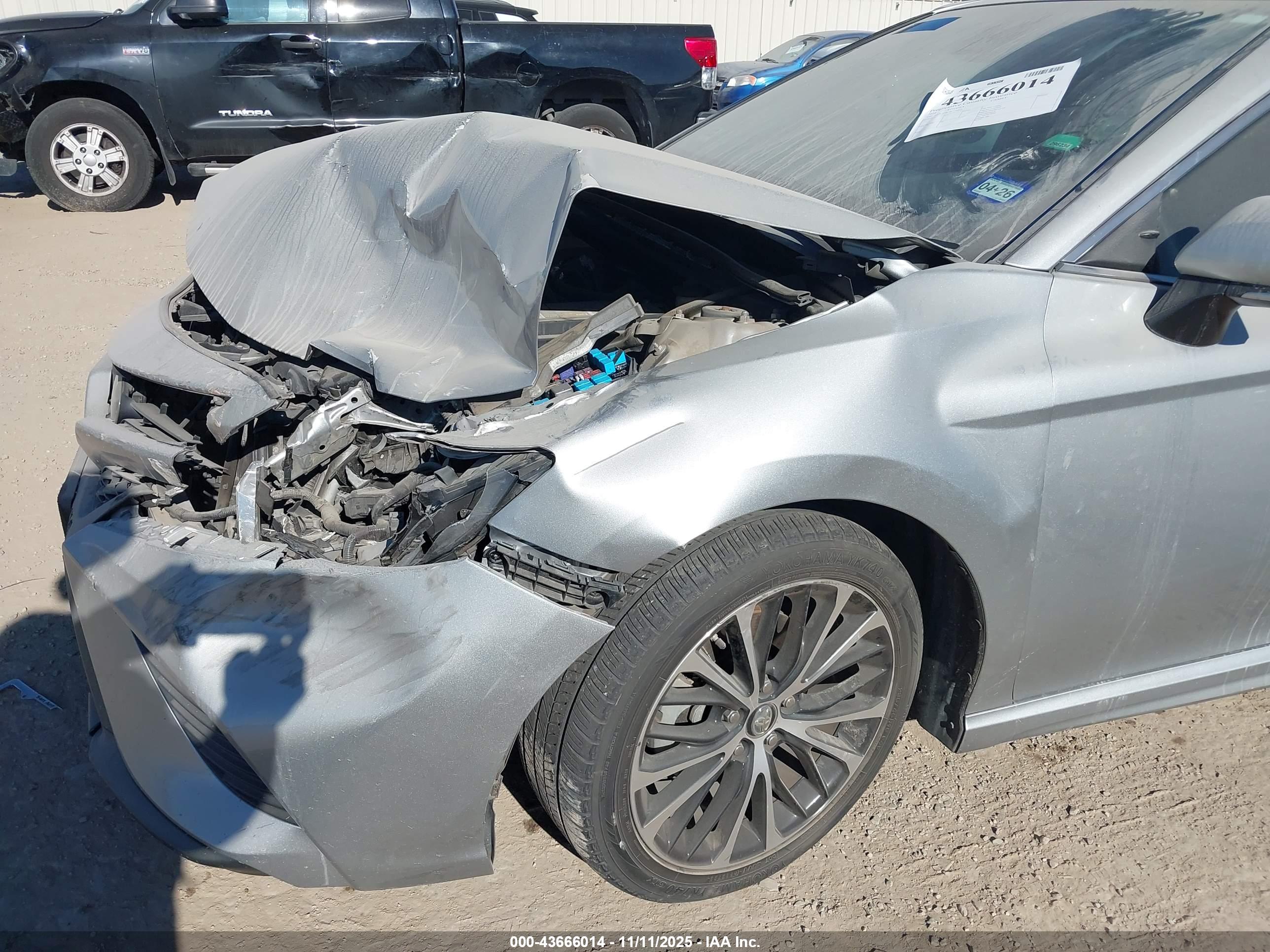 TOYOTA CAMRY image 6