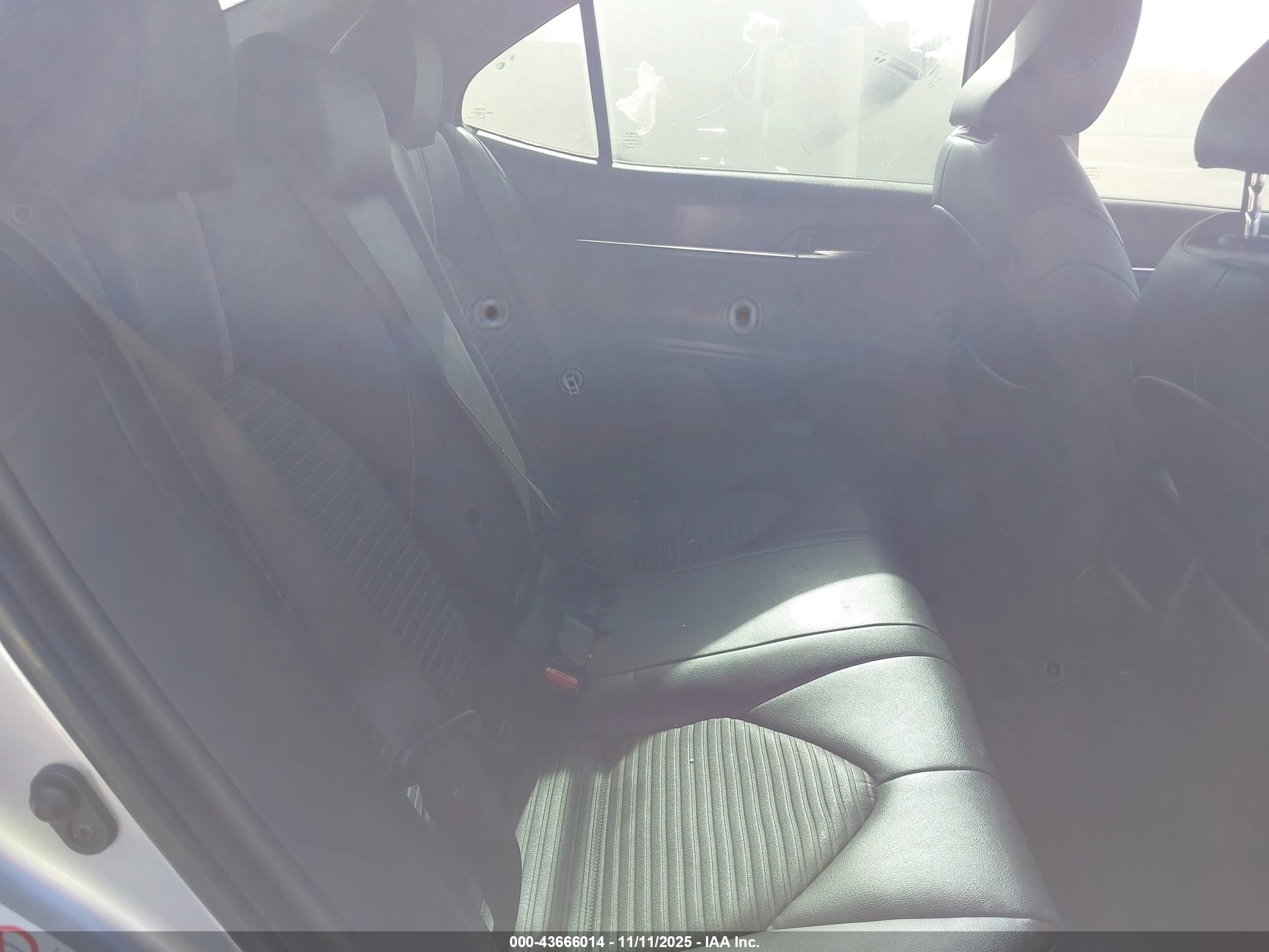 TOYOTA CAMRY image 8