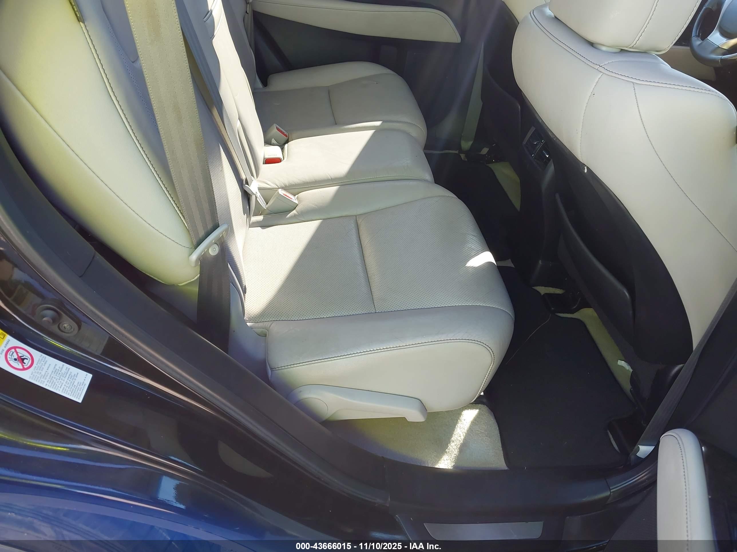 LEXUS RX image 8