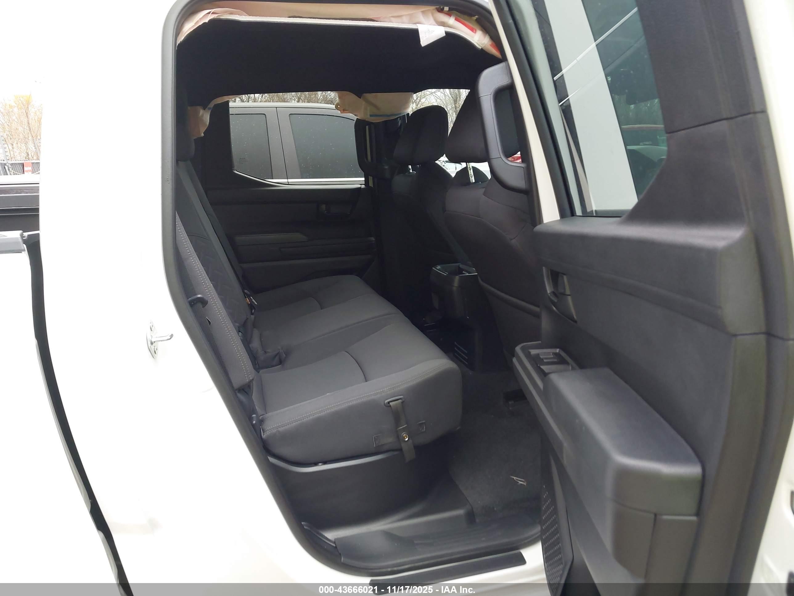 TOYOTA TACOMA image 8