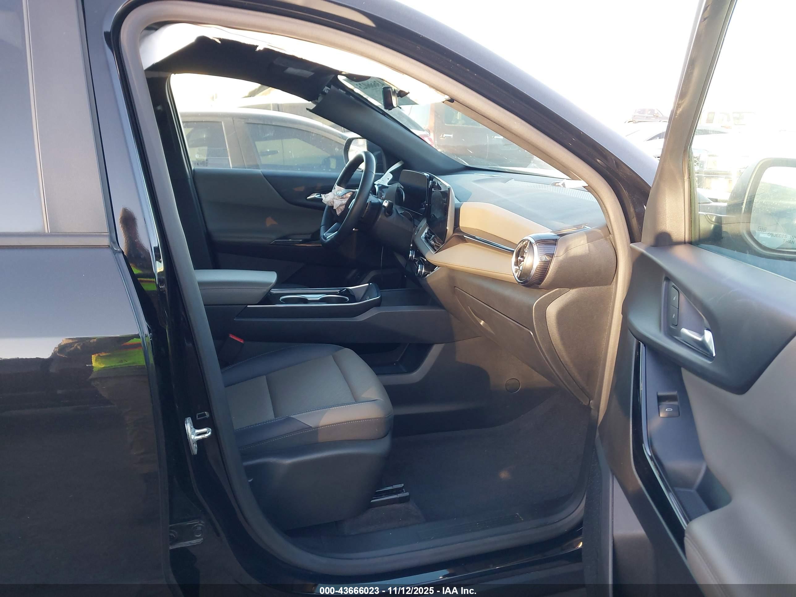 CHEVROLET EQUINOX image 5