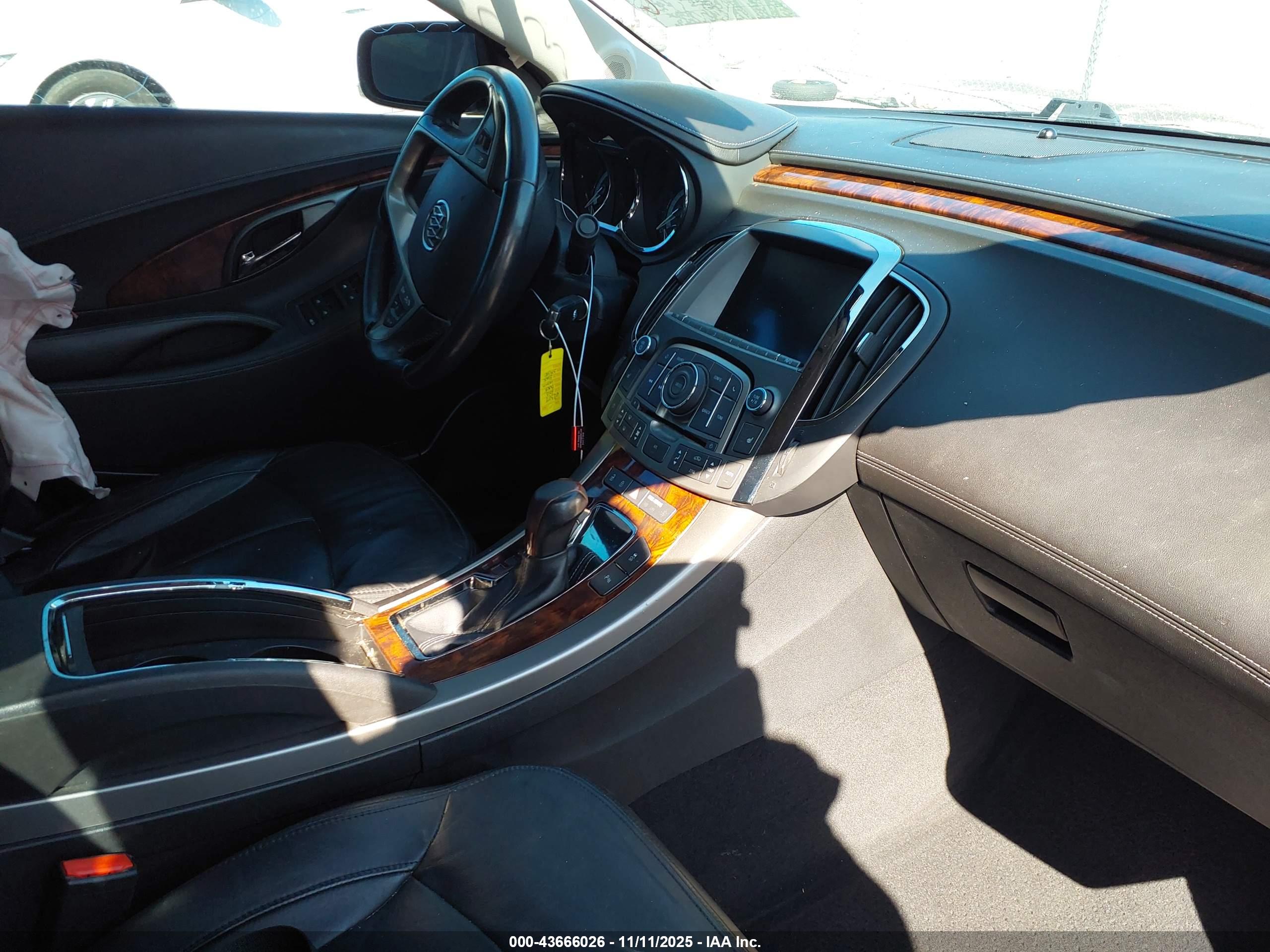 BUICK LACROSSE image 5