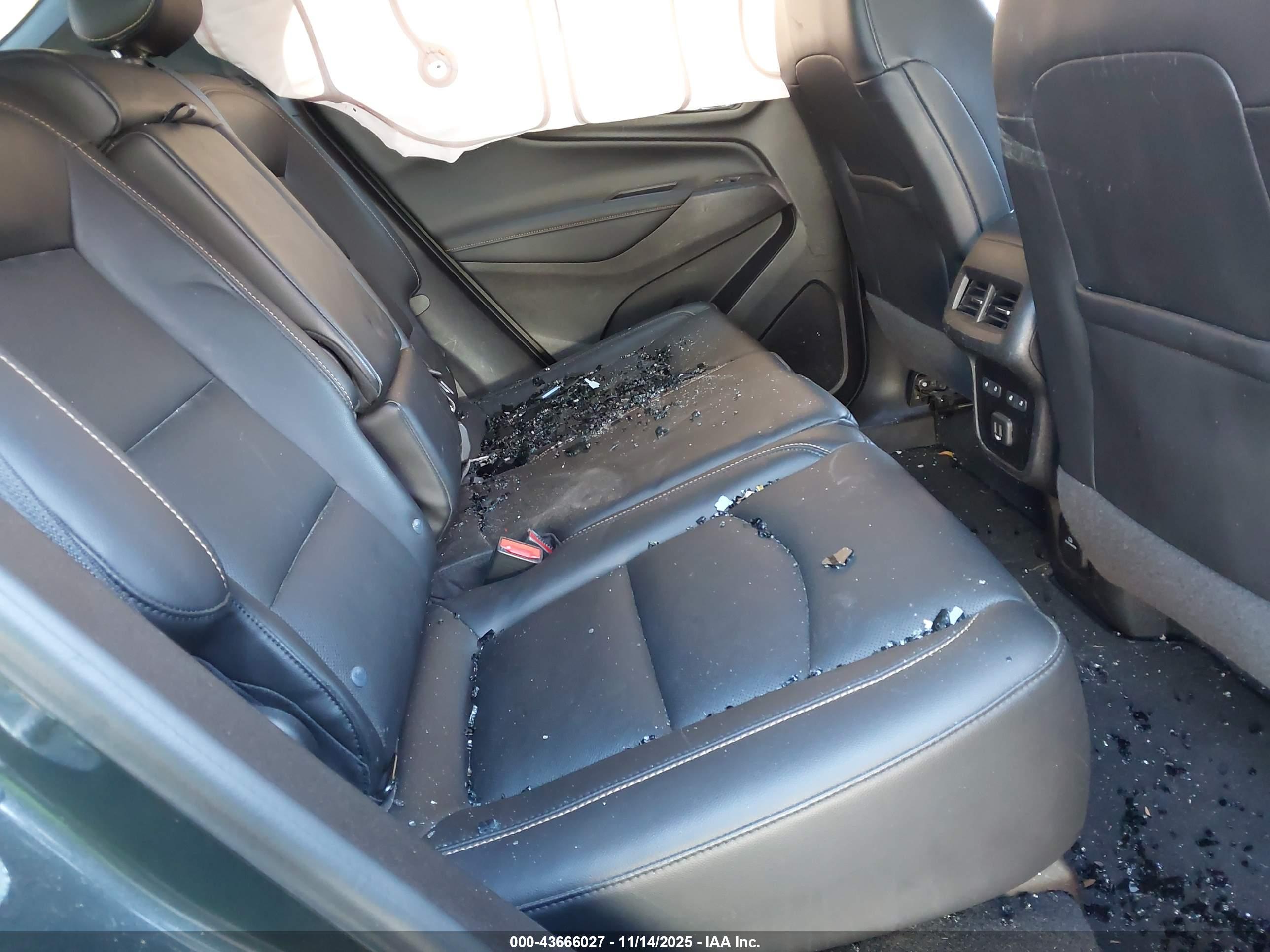 CHEVROLET EQUINOX image 8