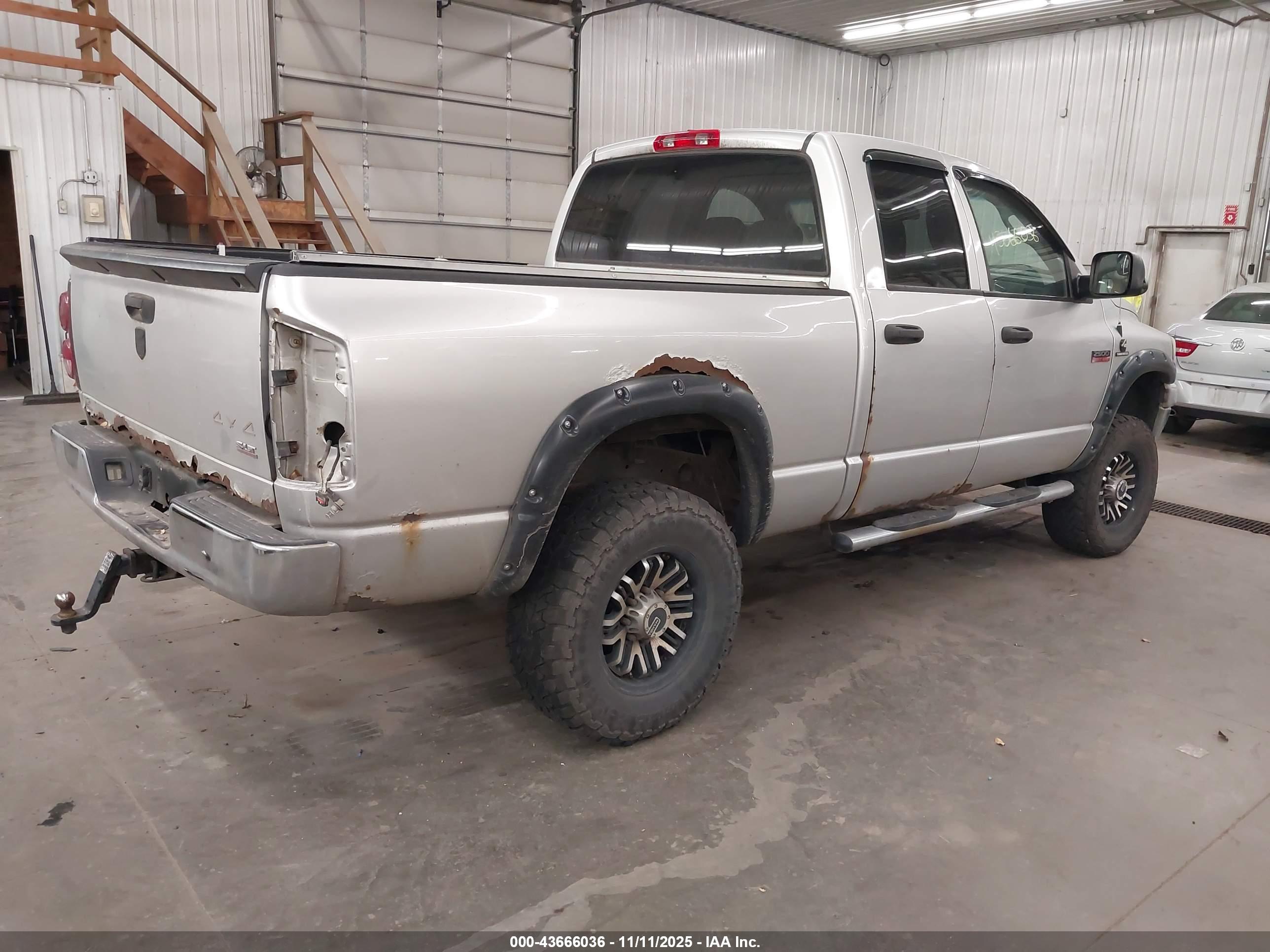 DODGE RAM image 4