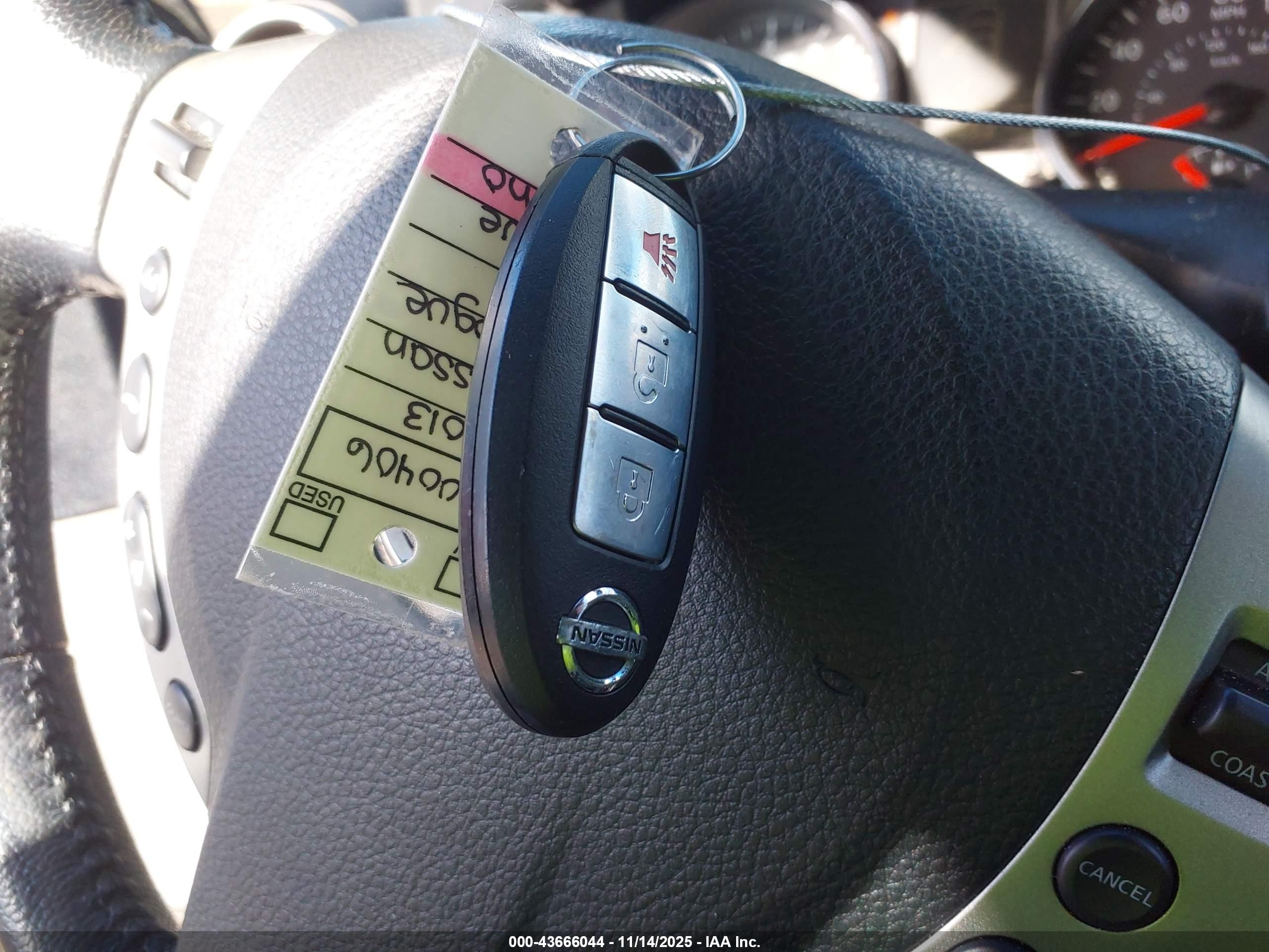 NISSAN ROGUE image 11
