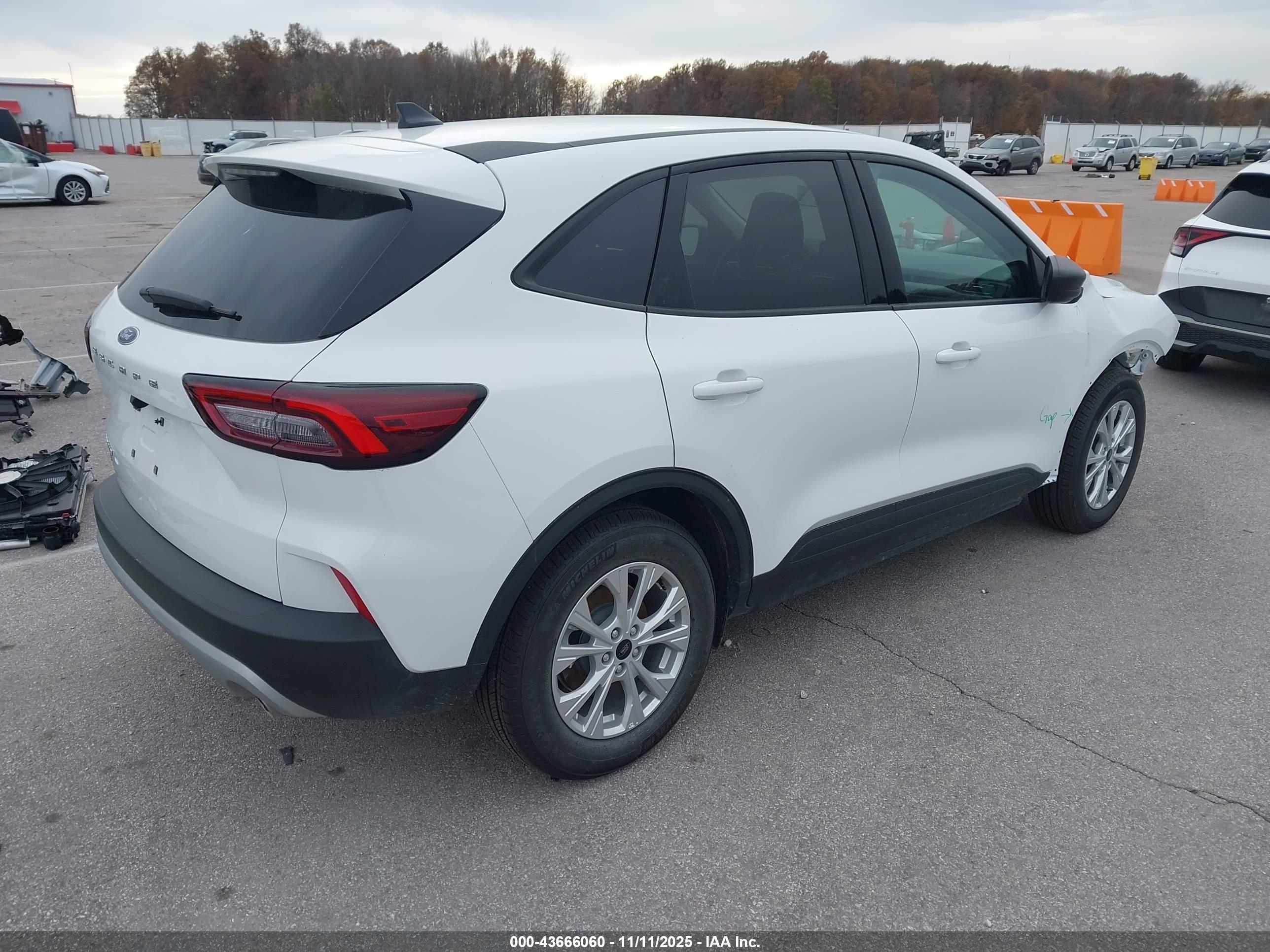 FORD ESCAPE image 4