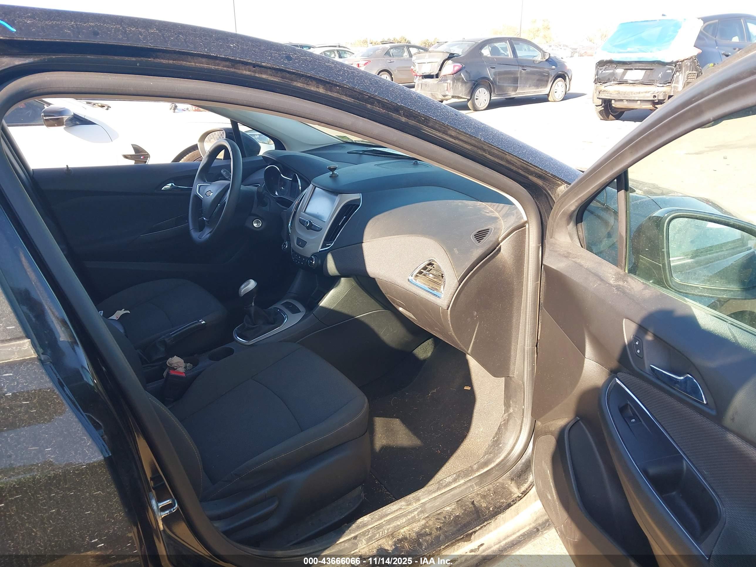 CHEVROLET CRUZE image 5
