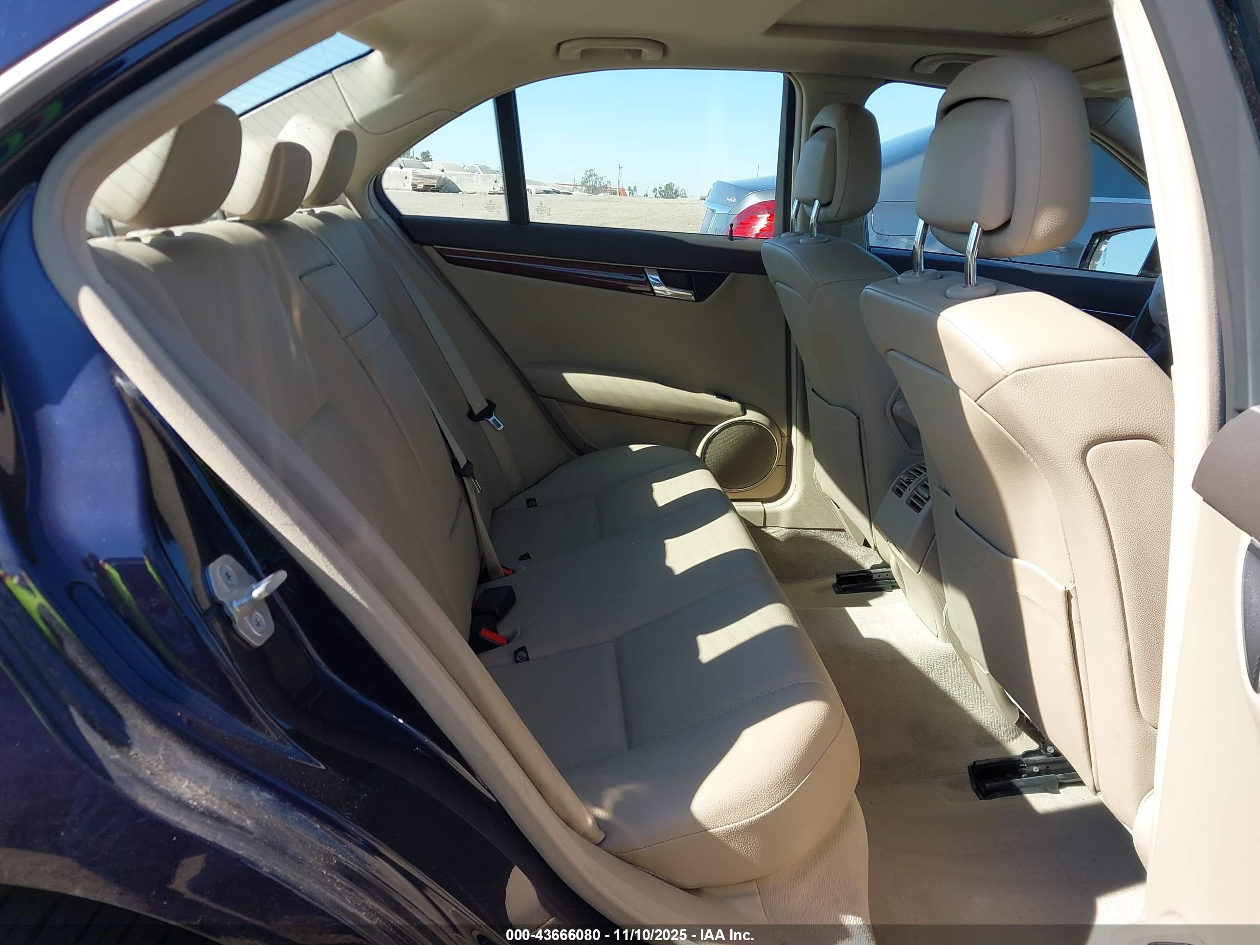 MERCEDES-BENZ C image 8