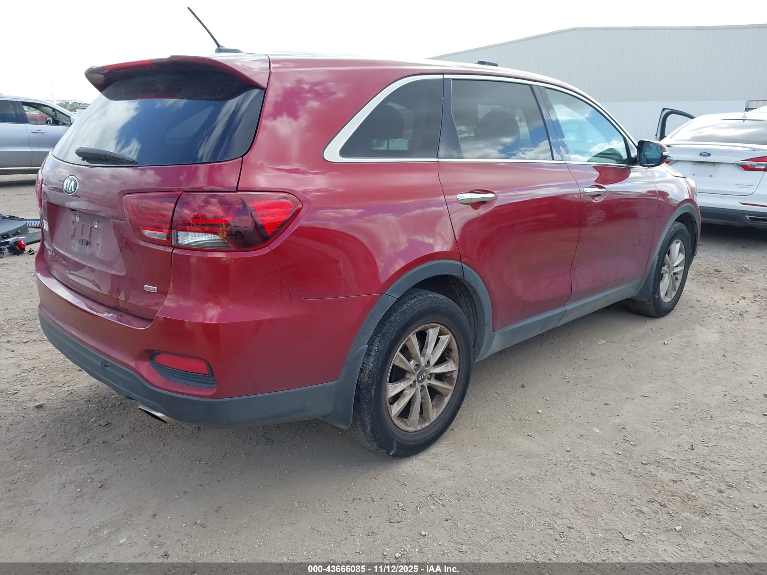 KIA SORENTO image 4