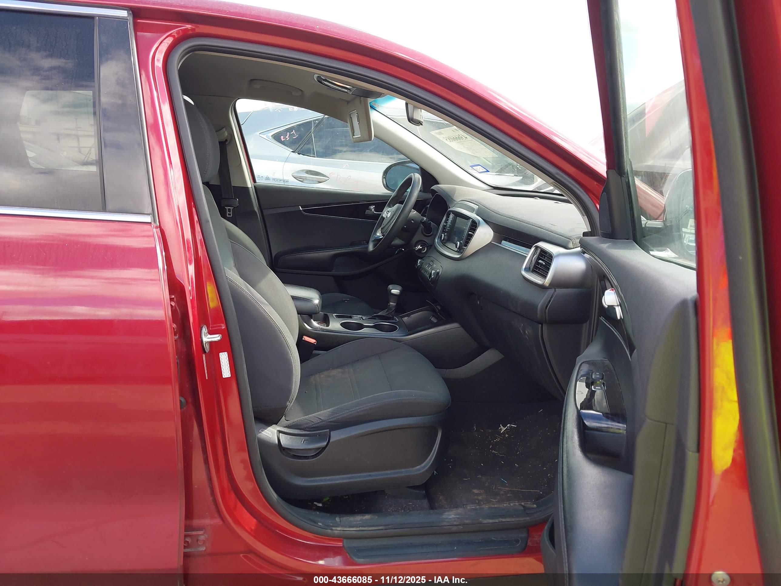 KIA SORENTO image 5