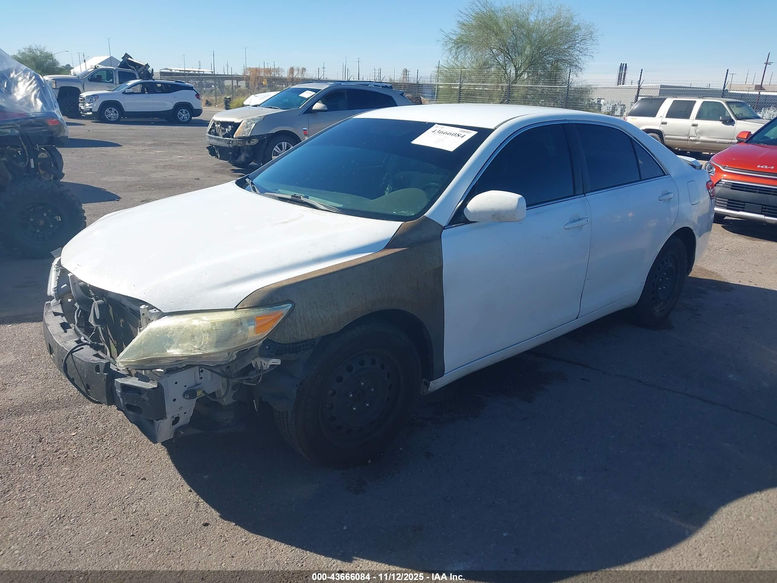 TOYOTA CAMRY image 2