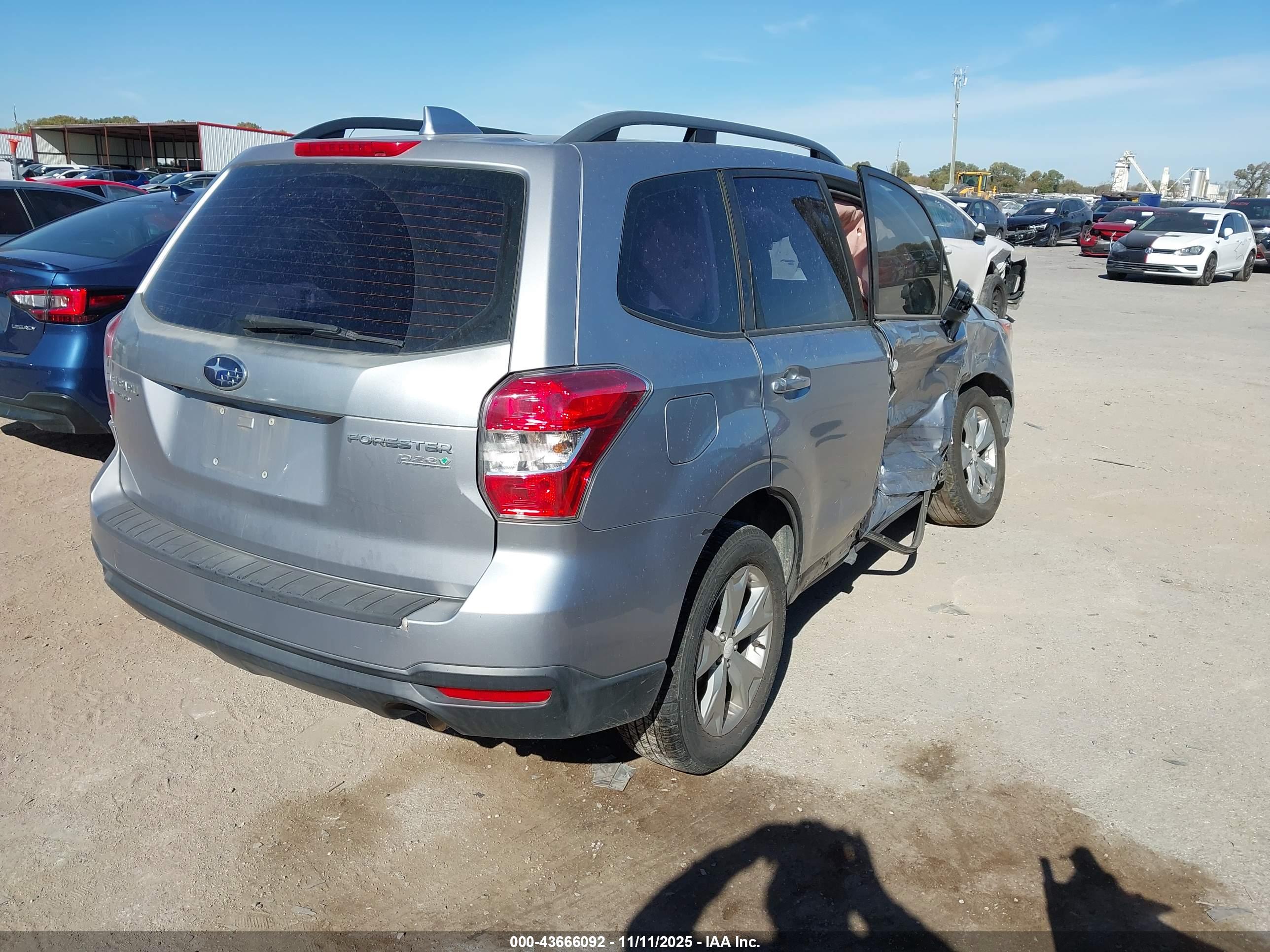 SUBARU FORESTER image 4