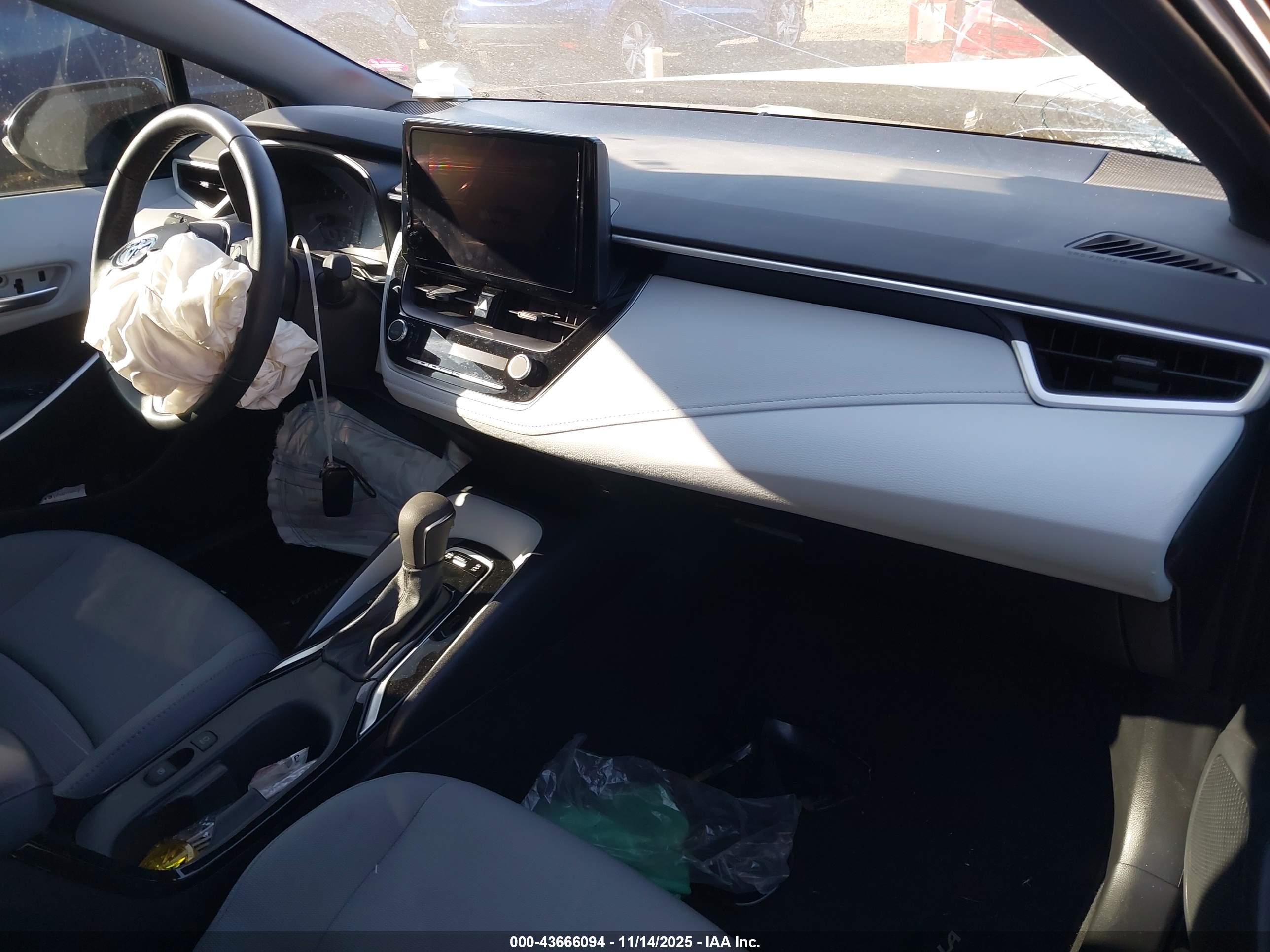 TOYOTA COROLLA image 5