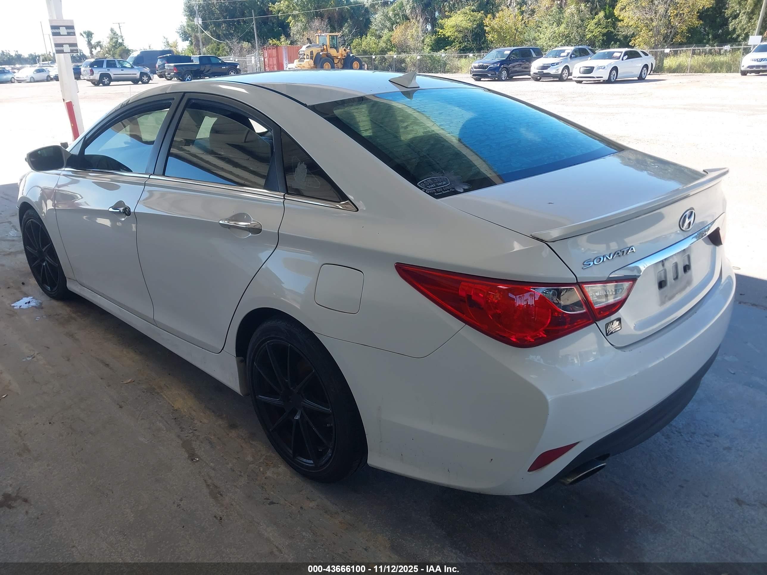 HYUNDAI SONATA image 3