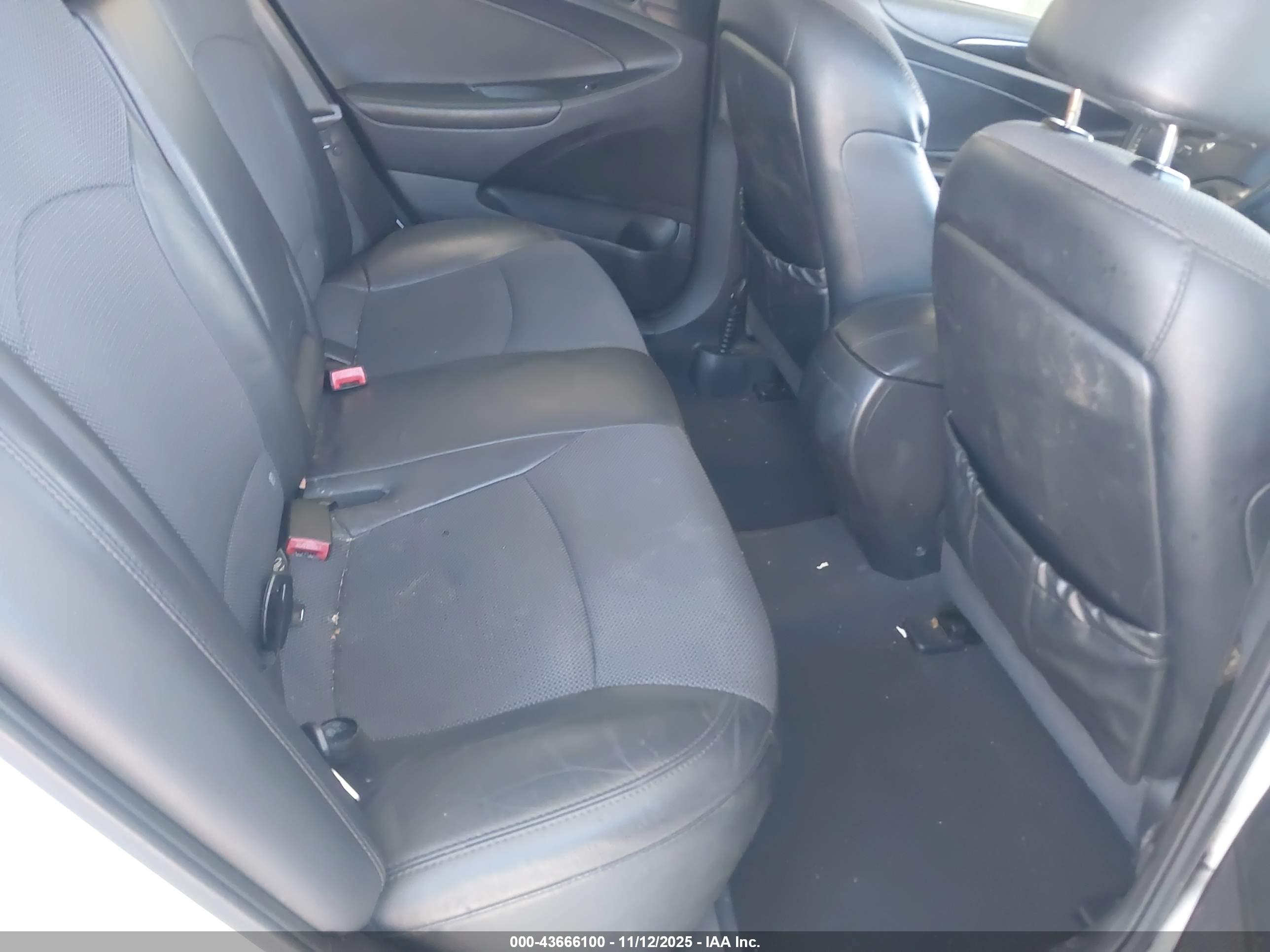 HYUNDAI SONATA image 8