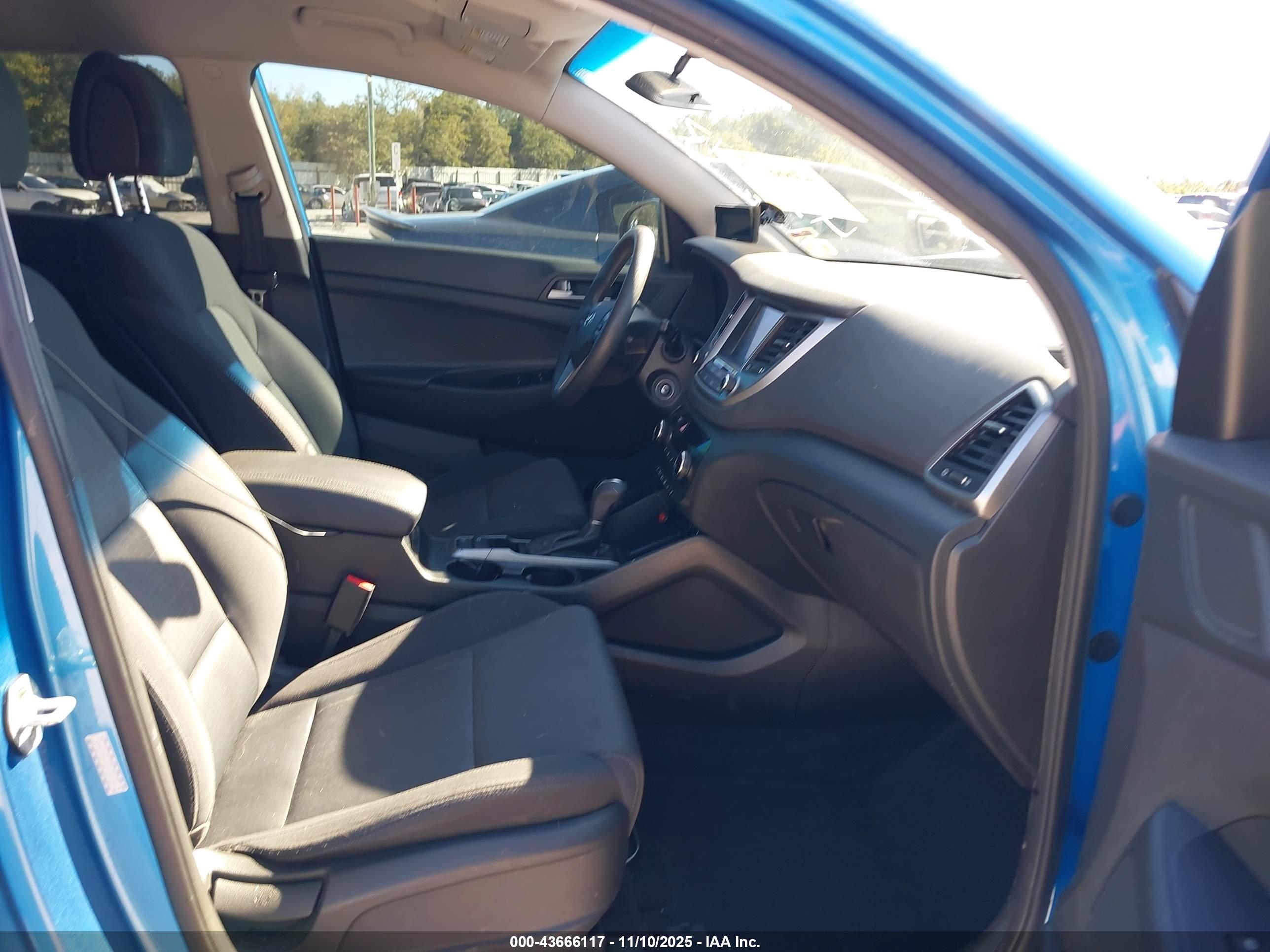 HYUNDAI TUCSON image 5