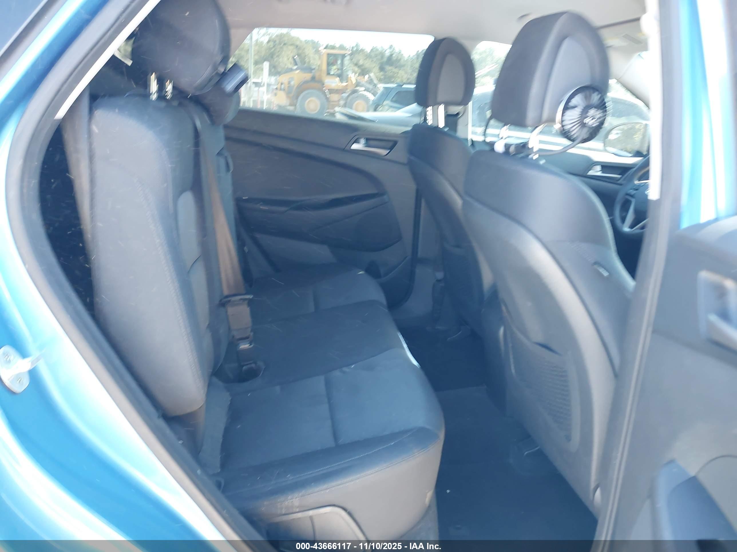 HYUNDAI TUCSON image 8