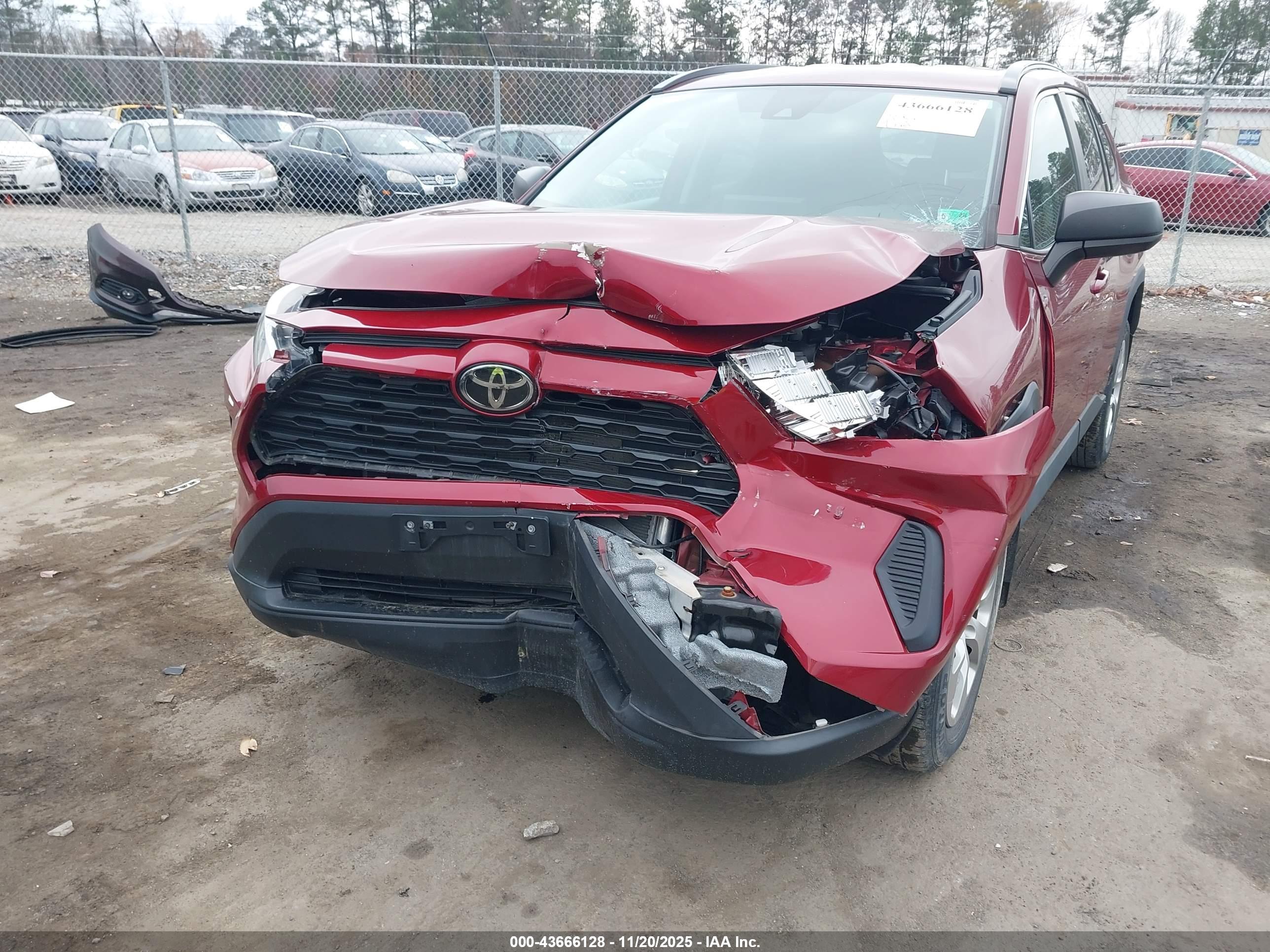 TOYOTA RAV4 image 6