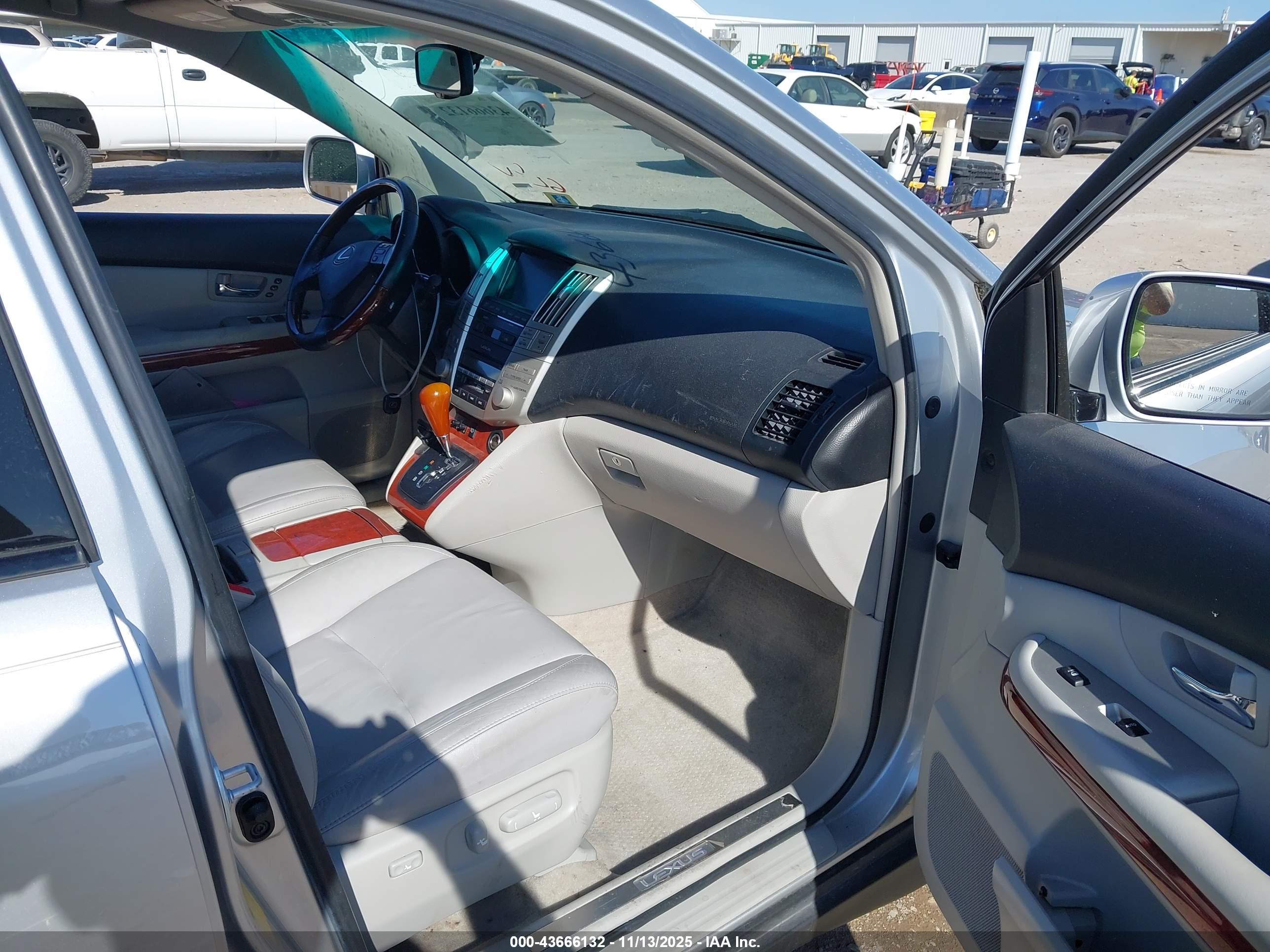 LEXUS RX image 5