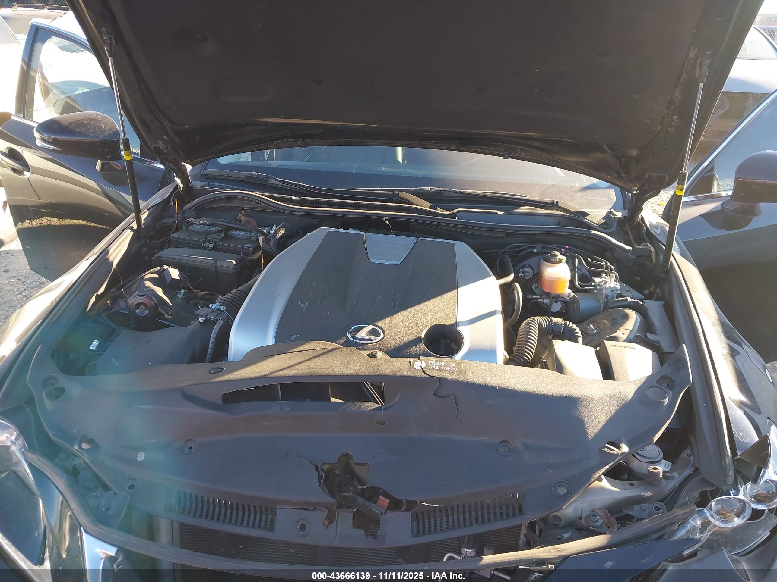 LEXUS IS image 10