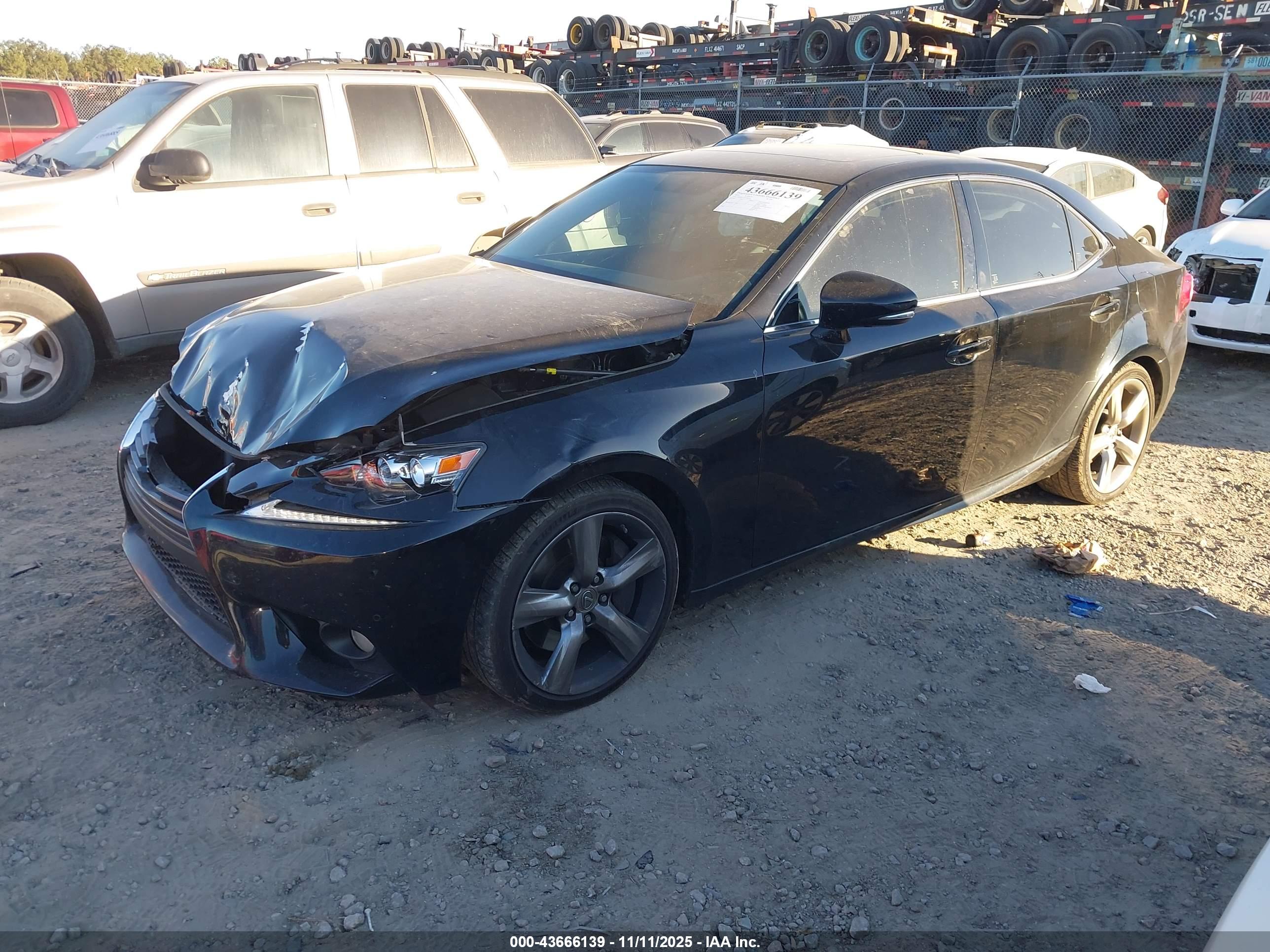 LEXUS IS image 2