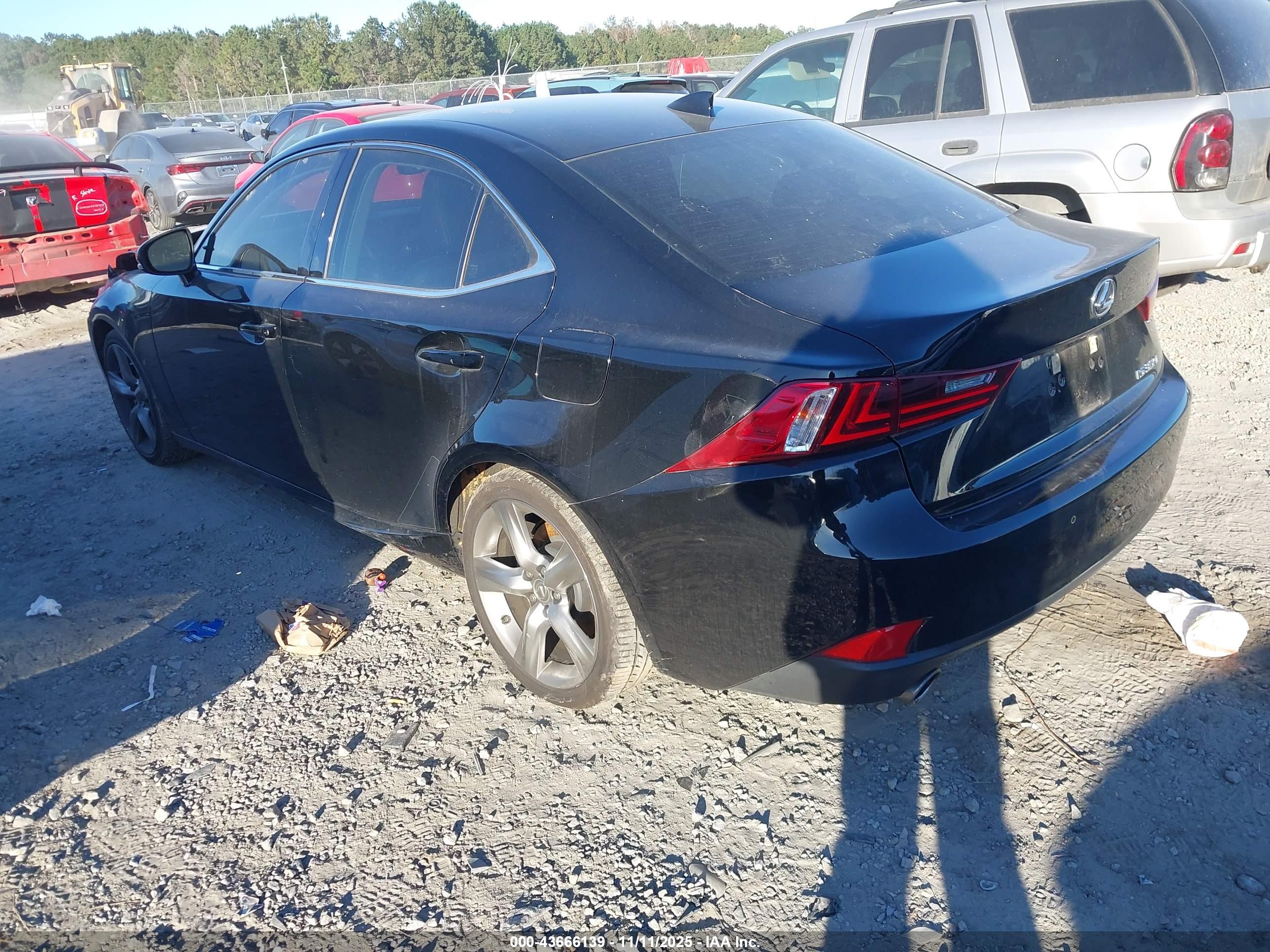 LEXUS IS image 3