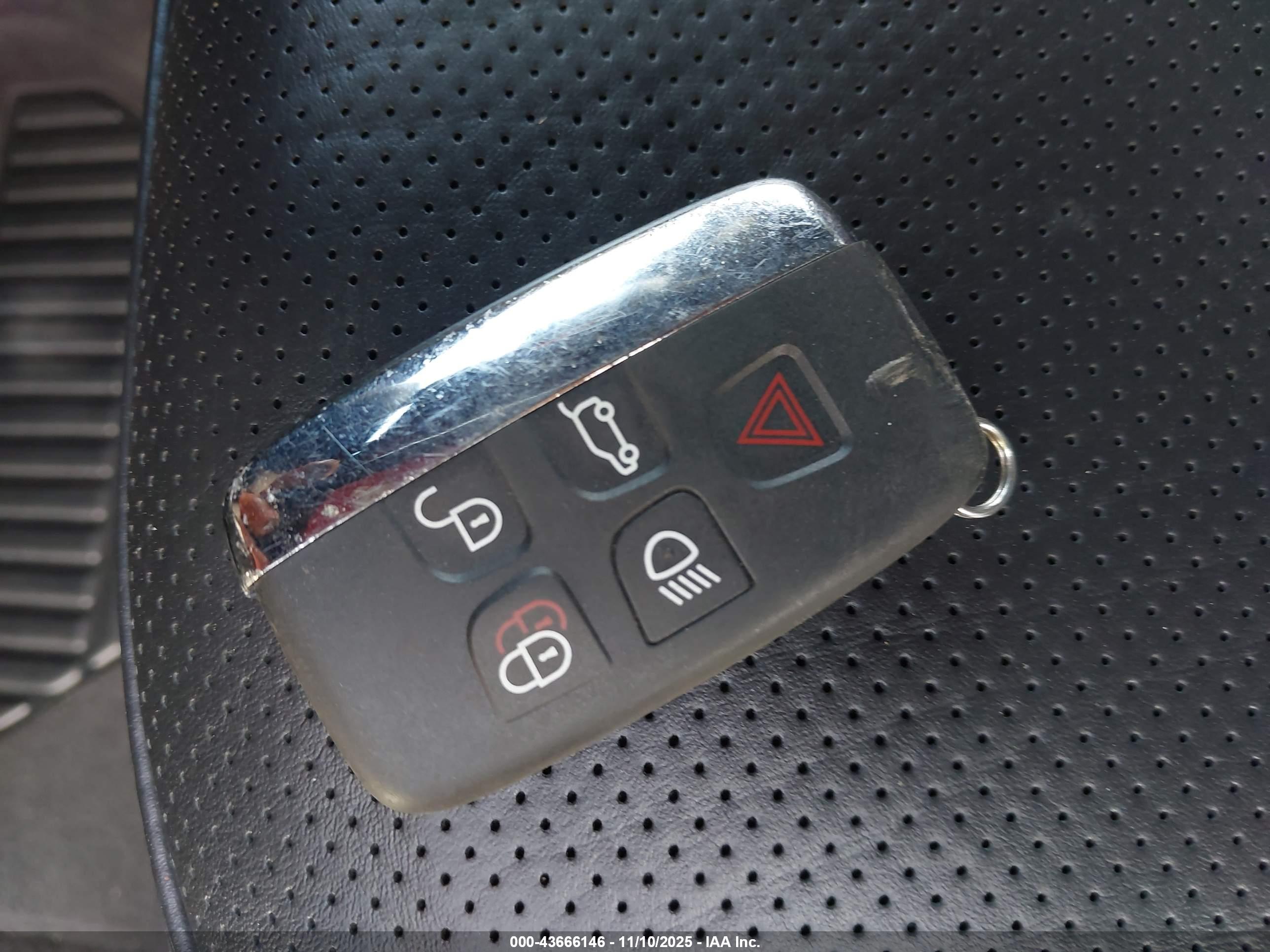LAND ROVER image 11