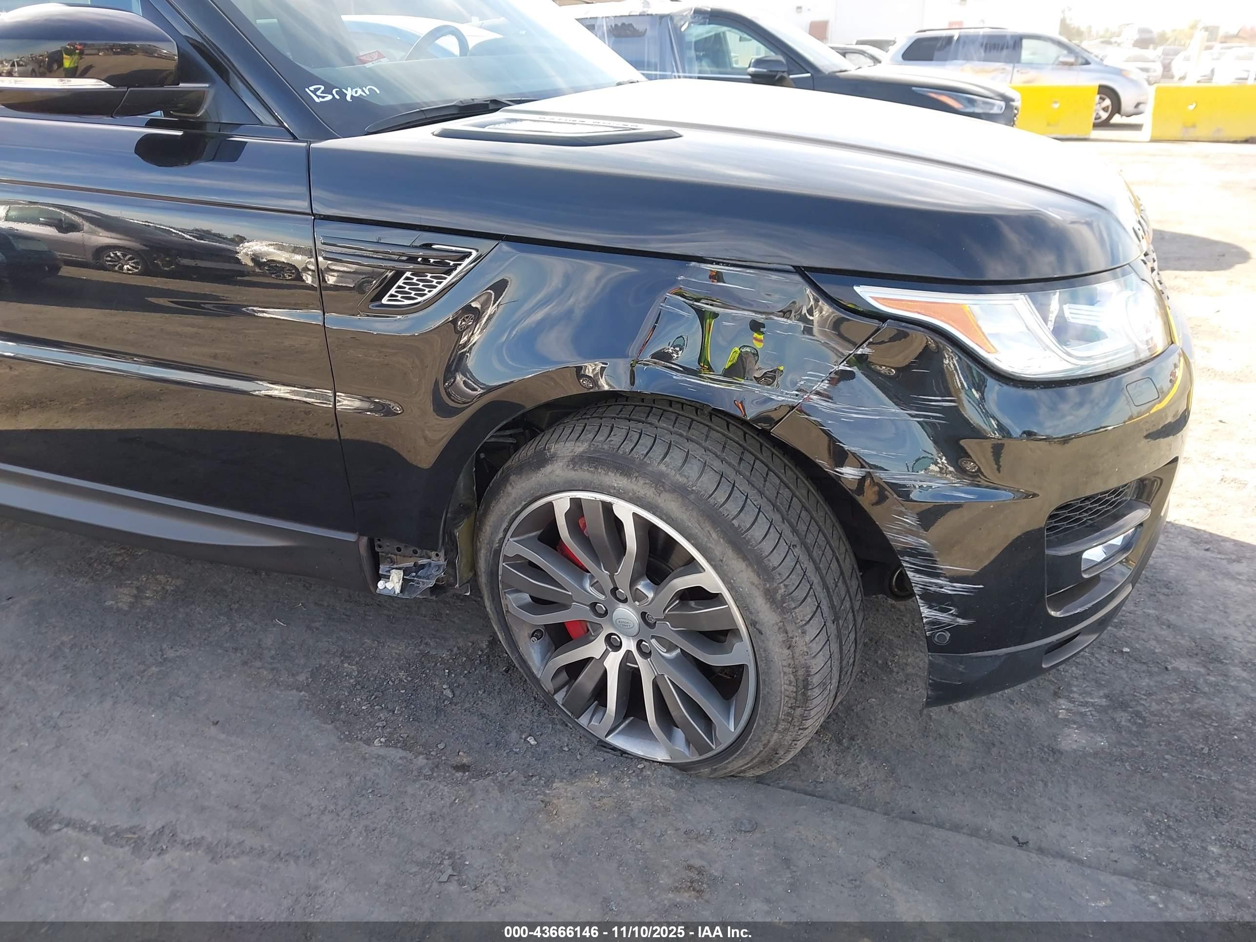 LAND ROVER image 6